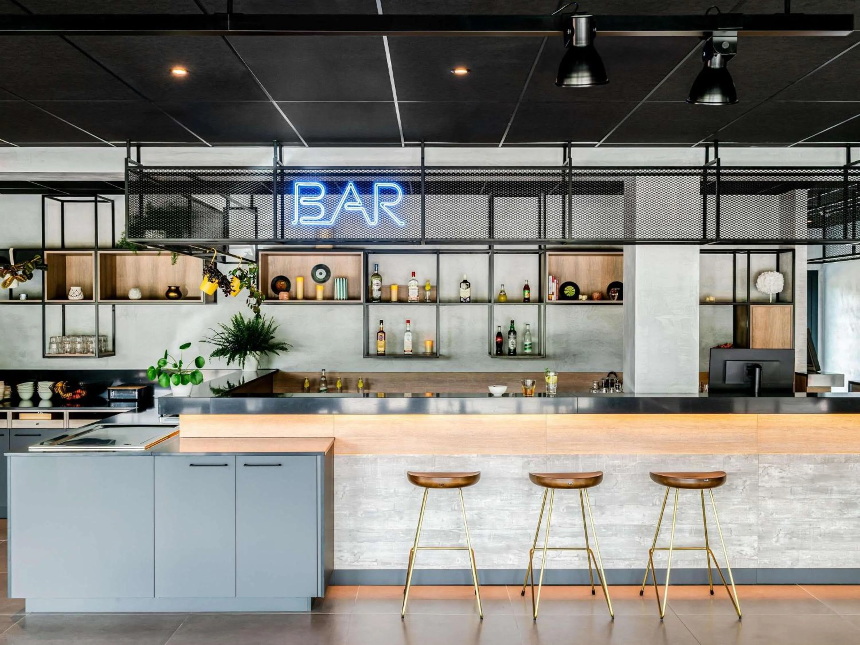 Lounge or bar in ibis Bordeaux Nord Carbon Blanc