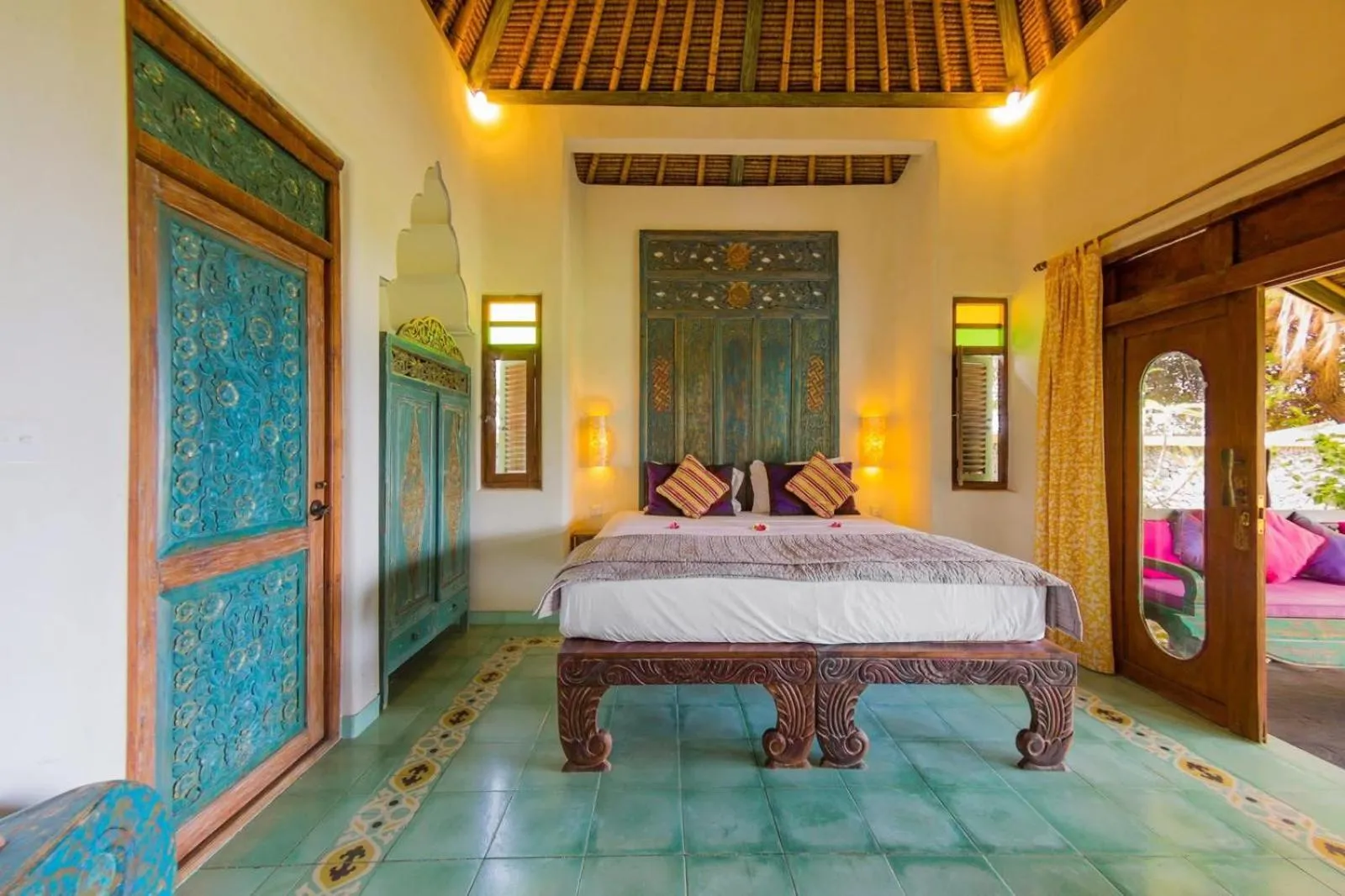 Bed in Life in Amed Beach Hotel