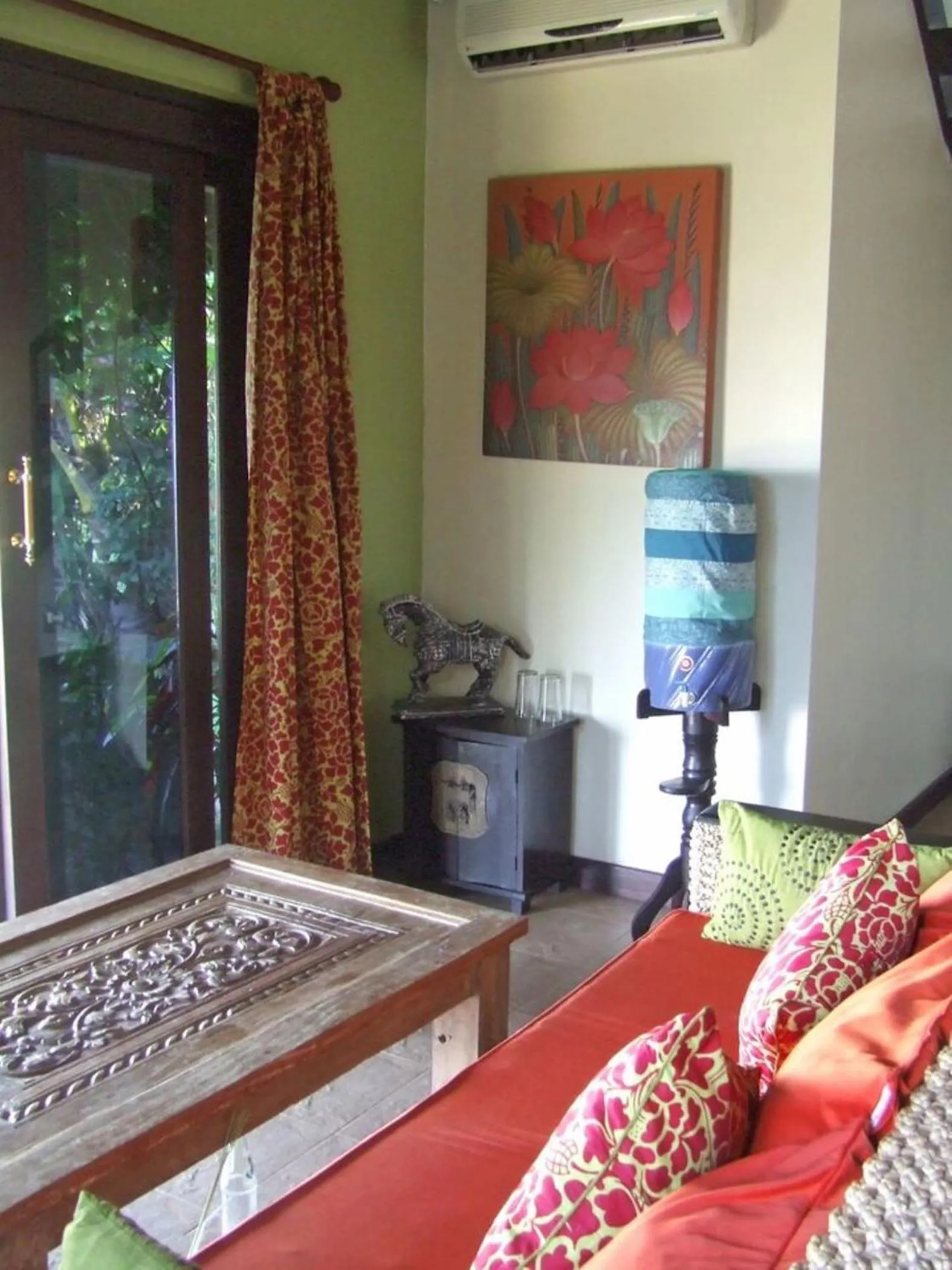 Day, Bed in Life in Amed Beach Hotel