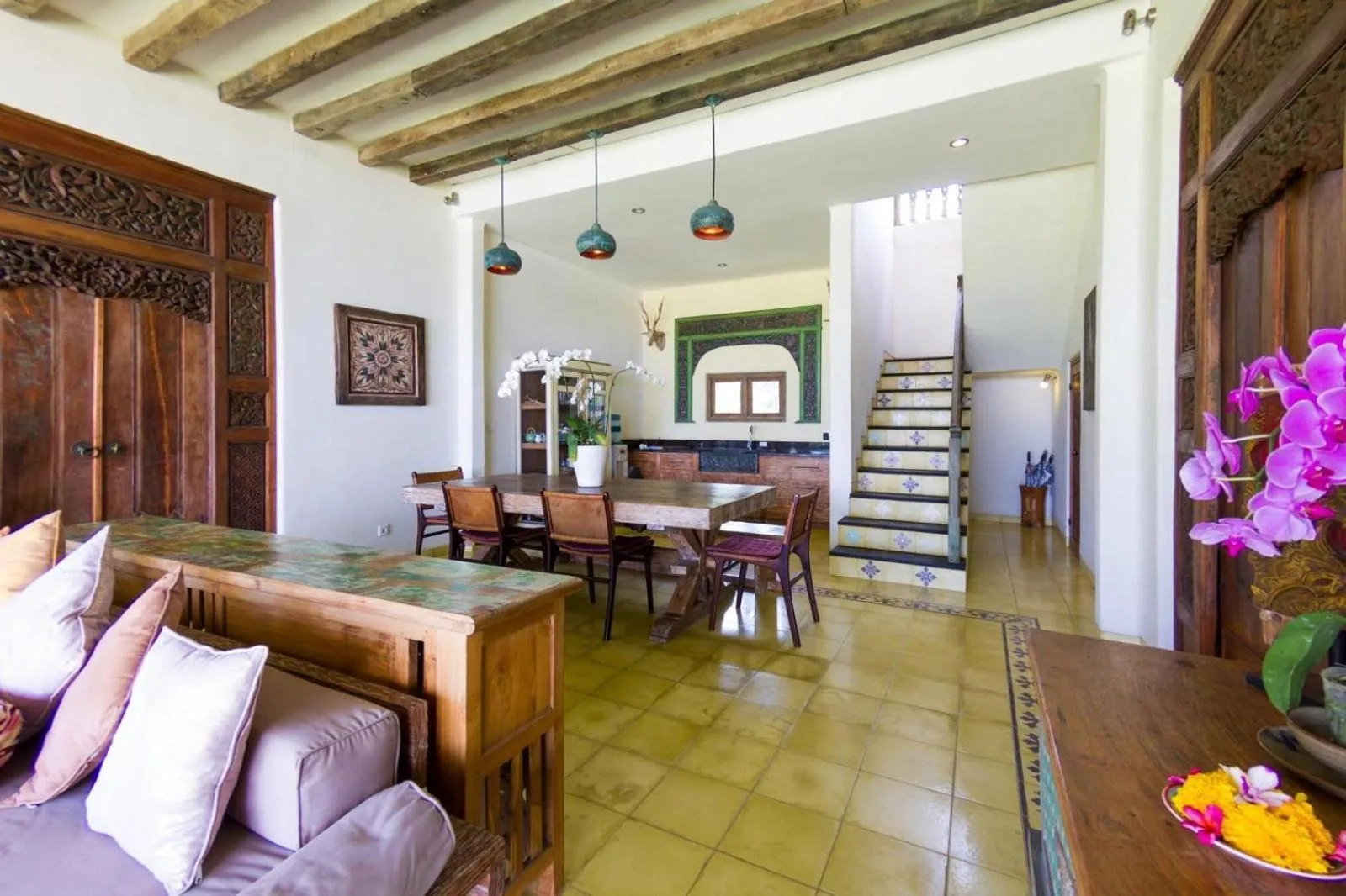 Life in Amed Beach Hotel