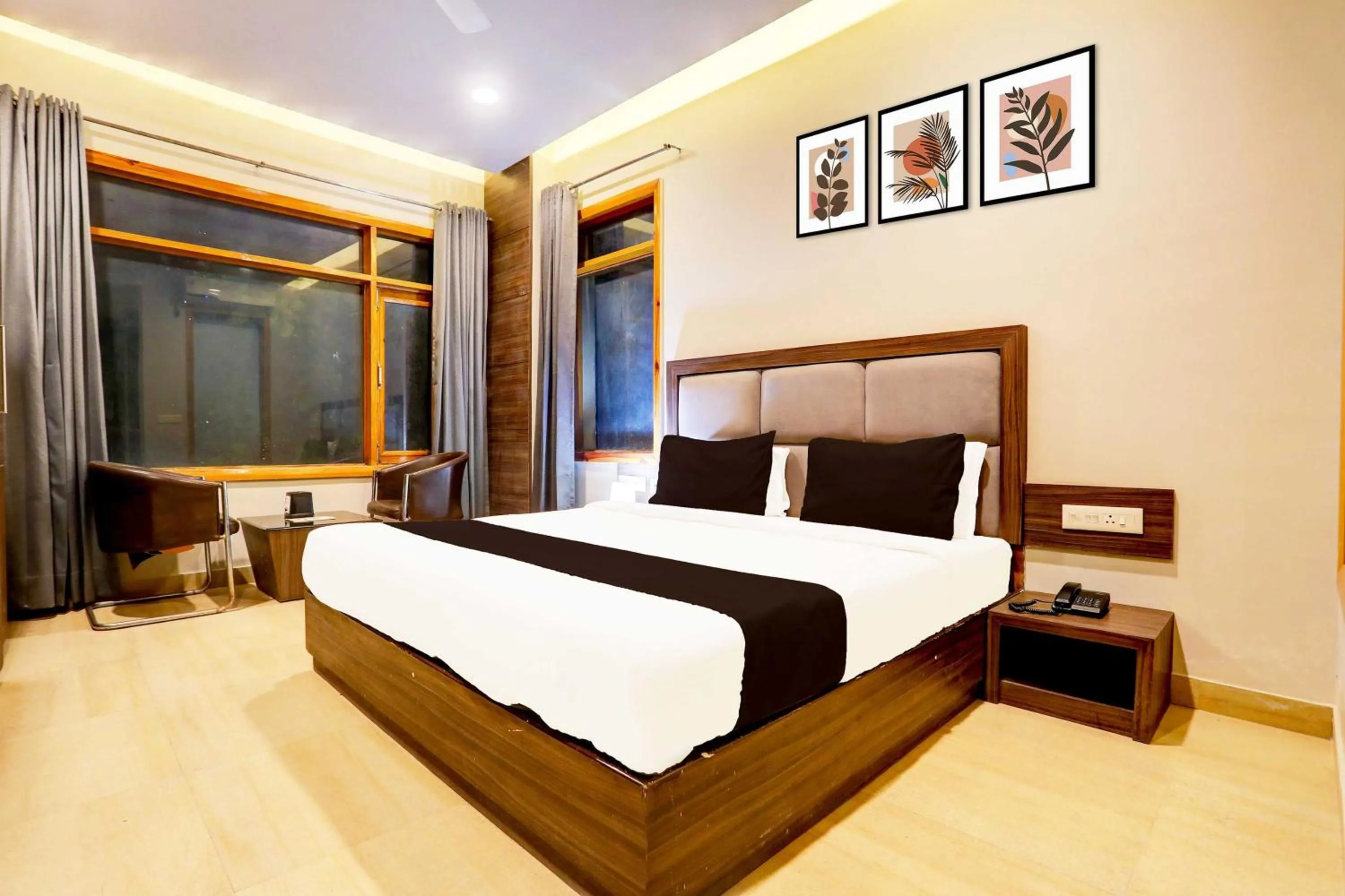 Bedroom, Bed in Hotel O Alwar Bus Station