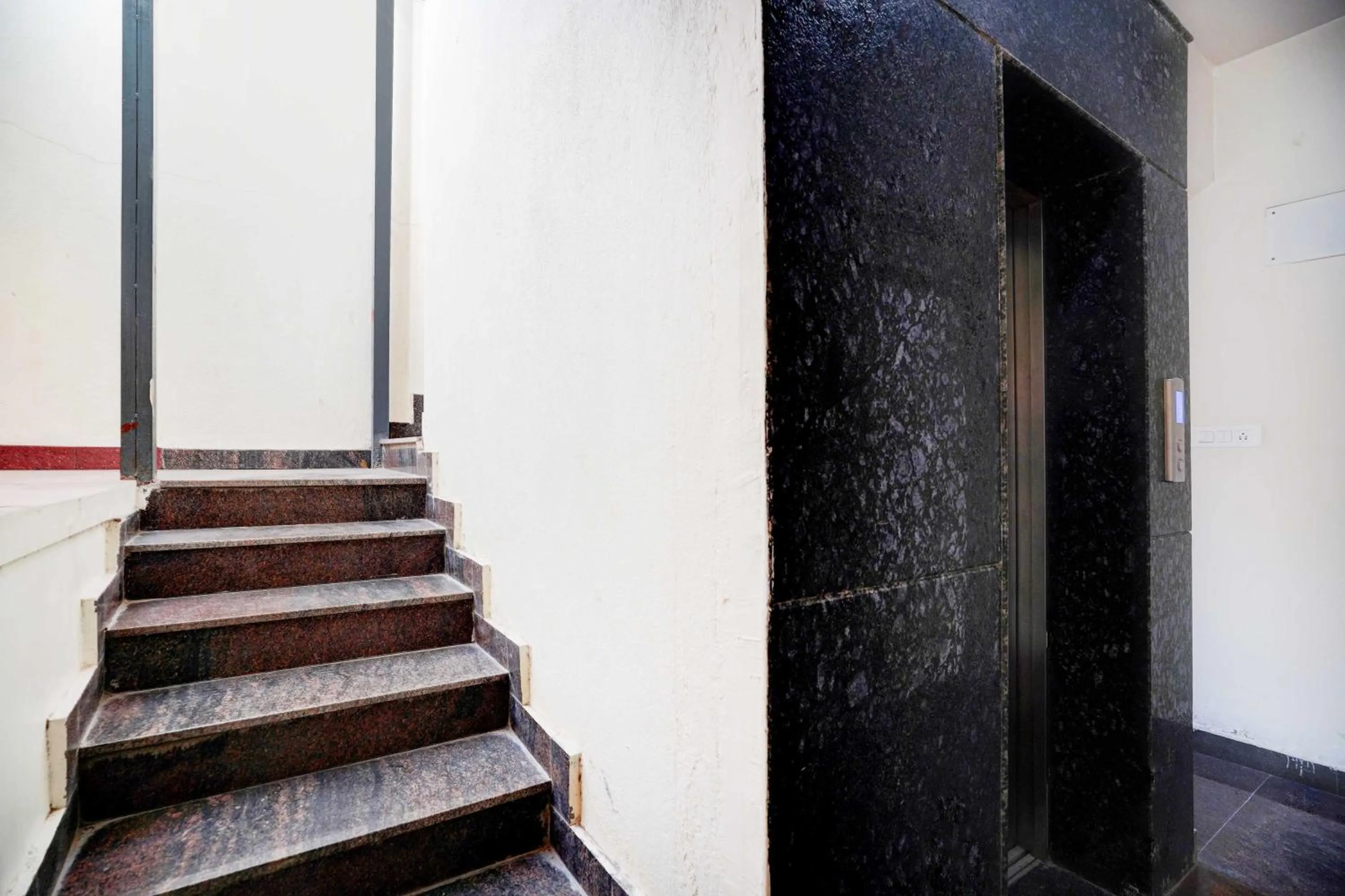 Lobby or reception in Hotel O Bangalore Elements Mall