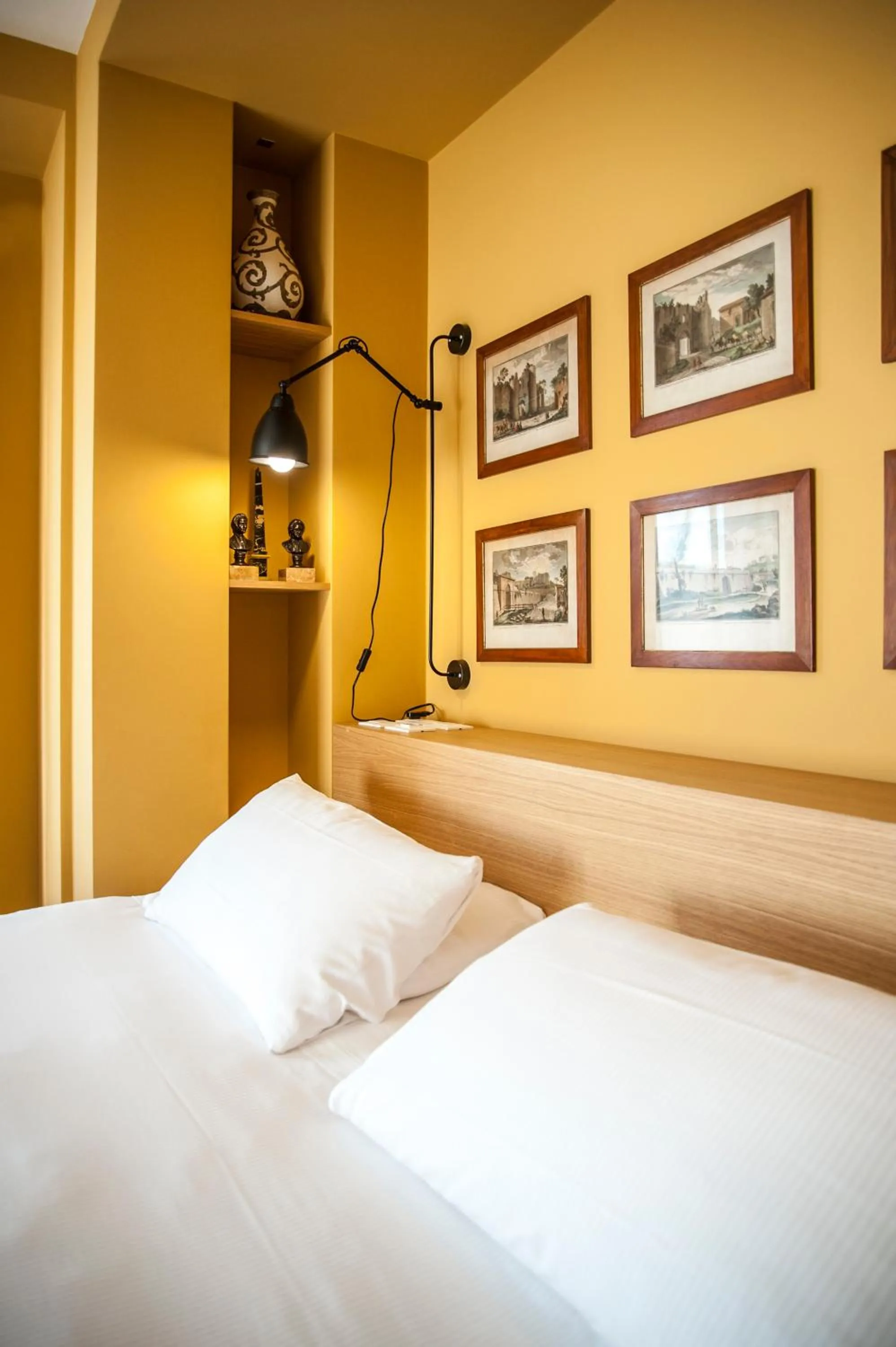 Decorative detail, Bed in Rarity Suites