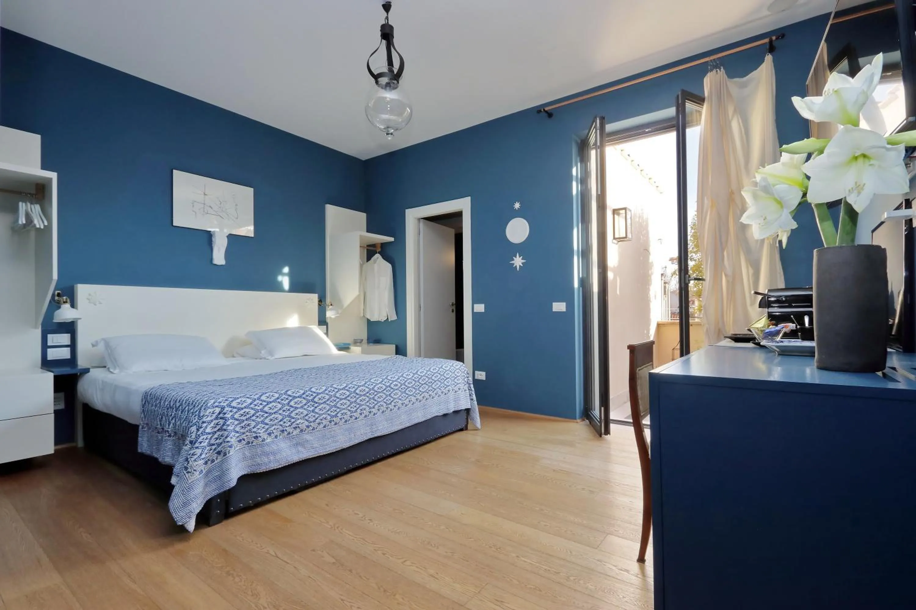 Bed in Rarity Suites