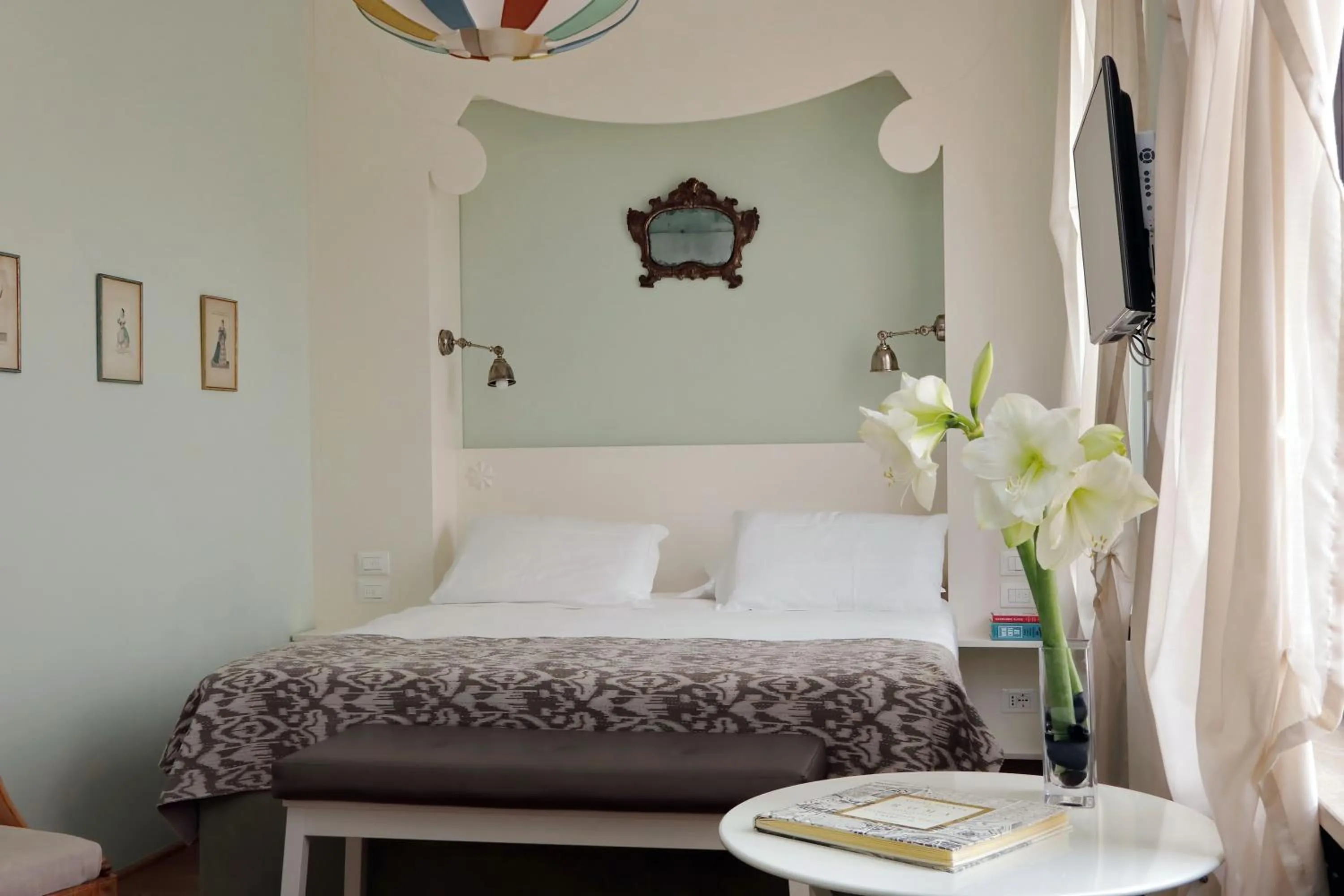 Bedroom, Bed in Rarity Suites