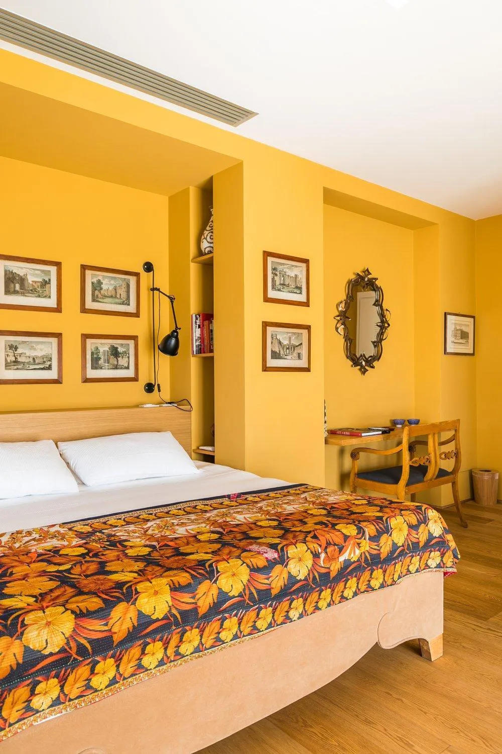 Photo of the whole room, Bed in Rarity Suites