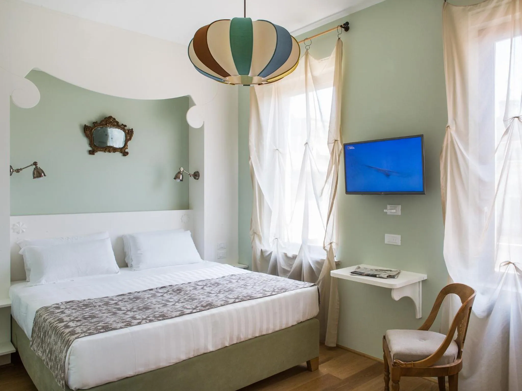 Day, Bed in Rarity Suites