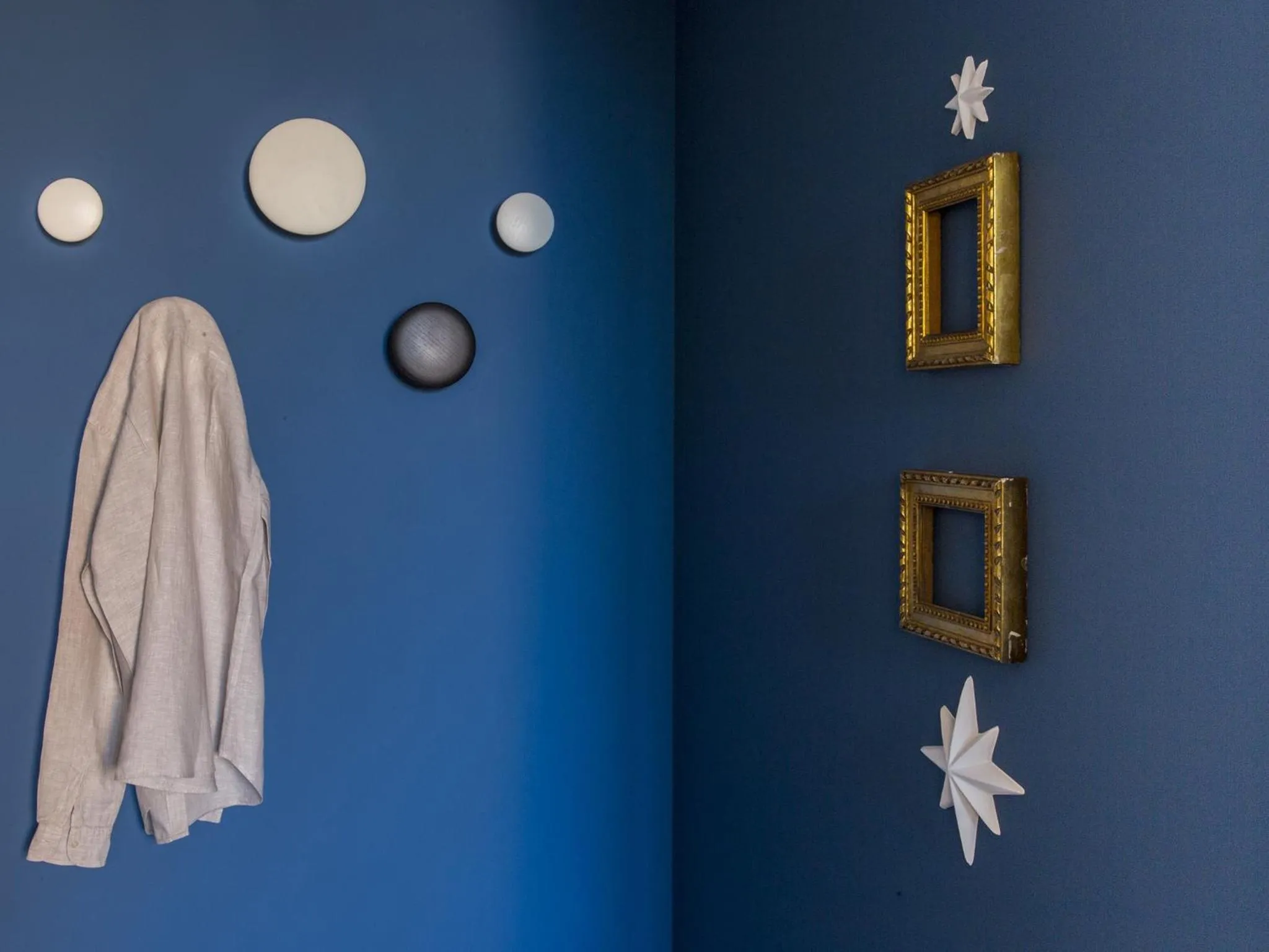 Decorative detail in Rarity Suites