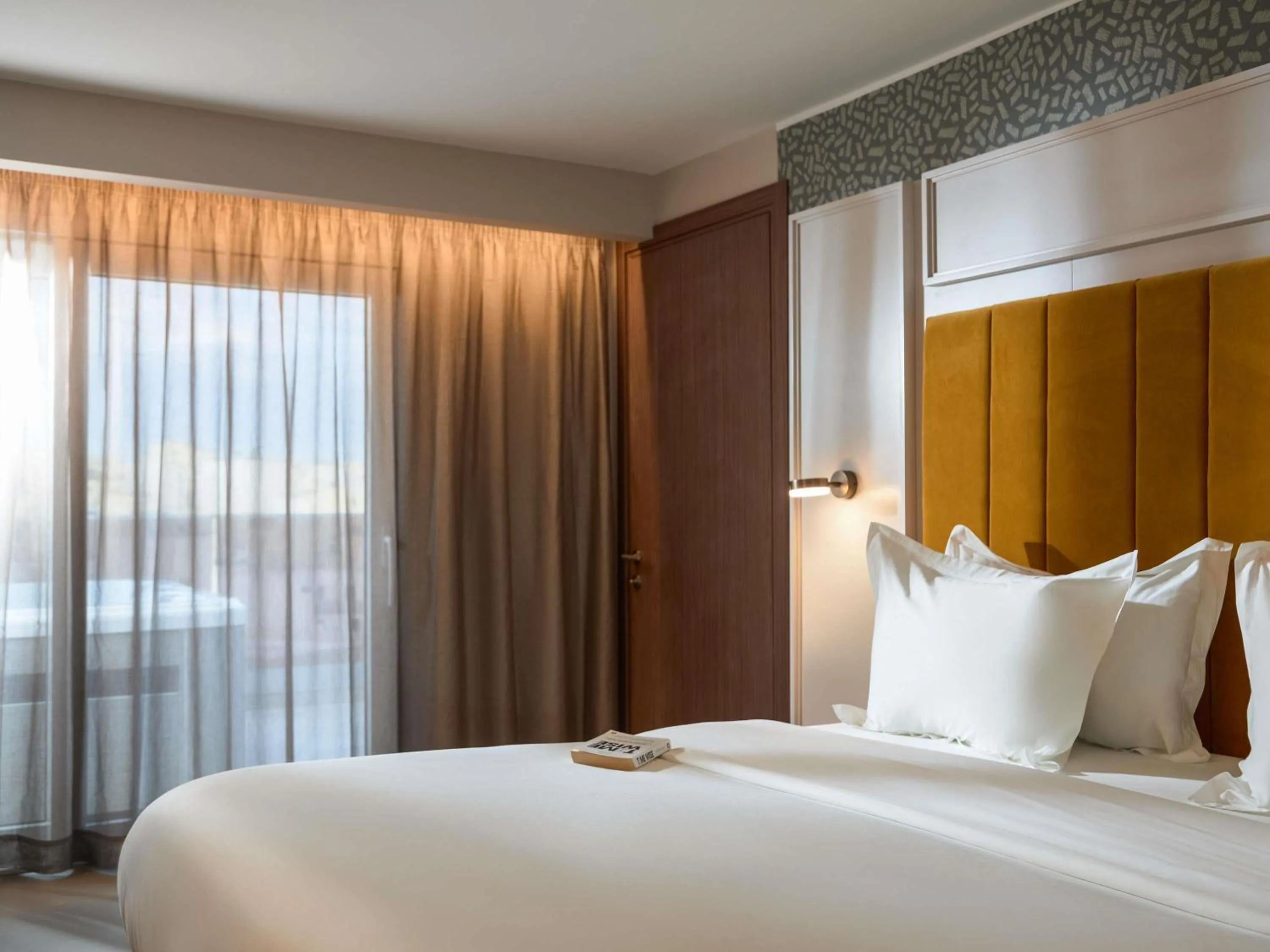 Bedroom, Bed in Novotel Malta Sliema