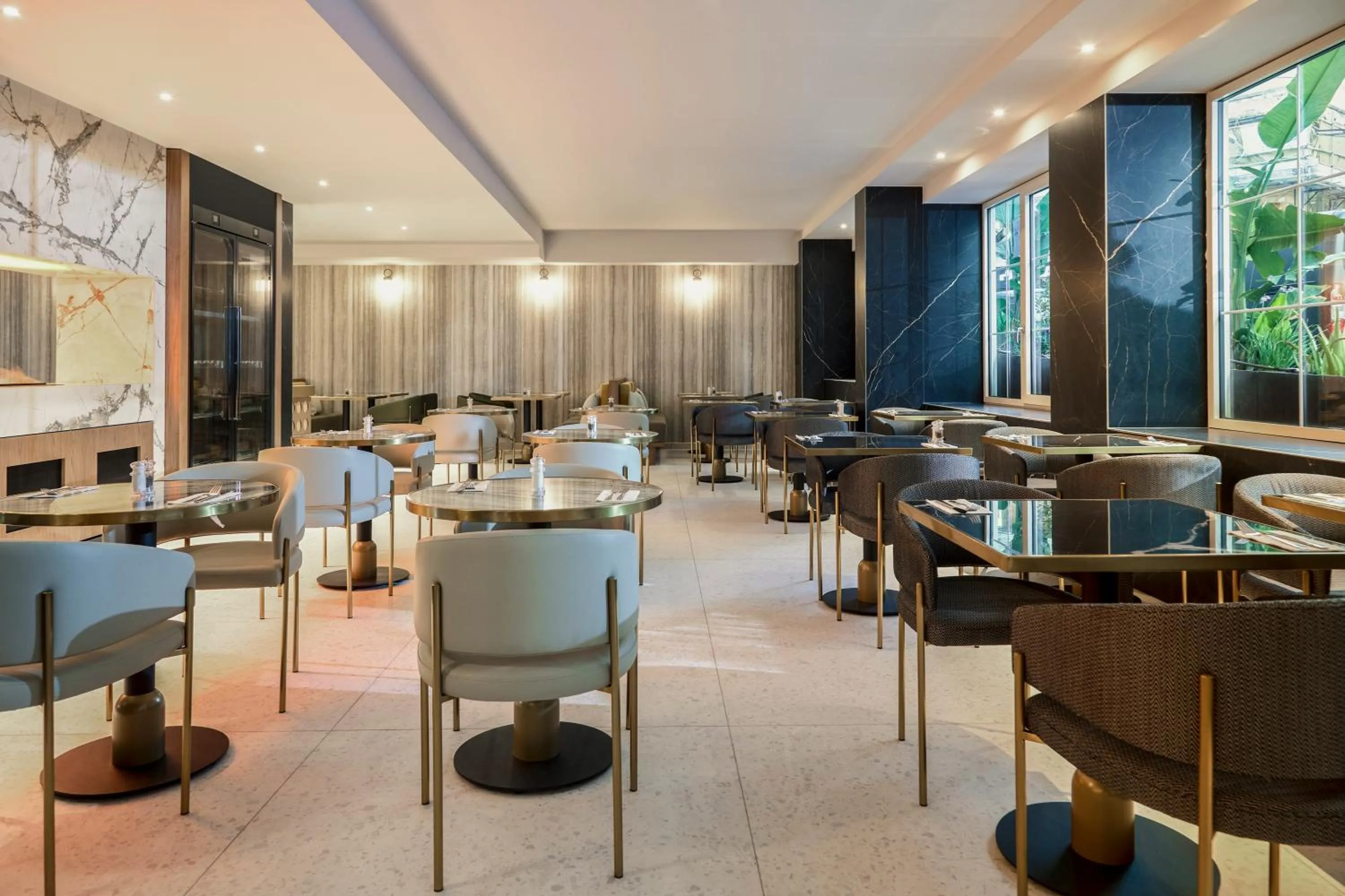 Restaurant/places to eat in Novotel Malta Sliema