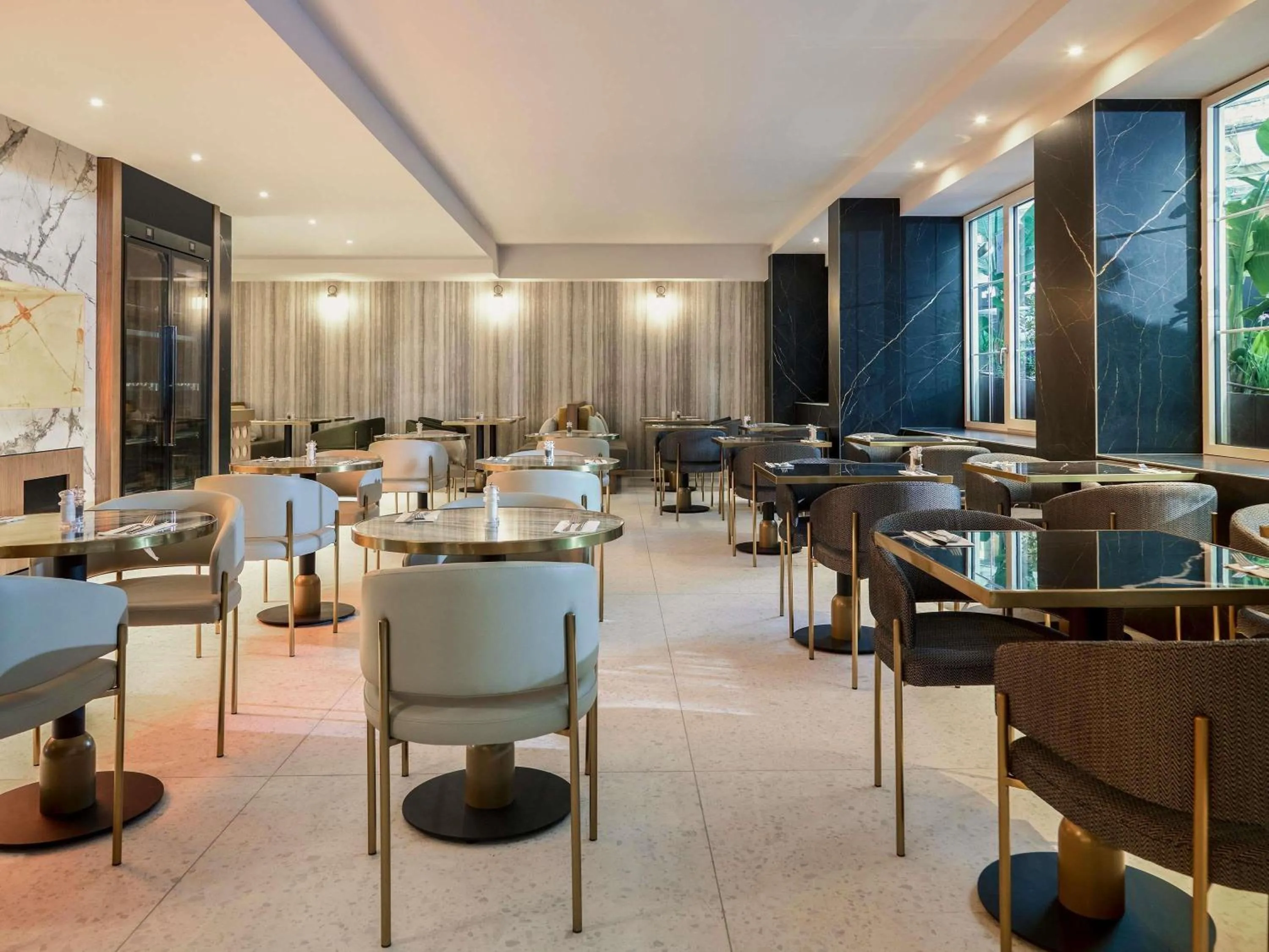 Restaurant/places to eat in Novotel Malta Sliema