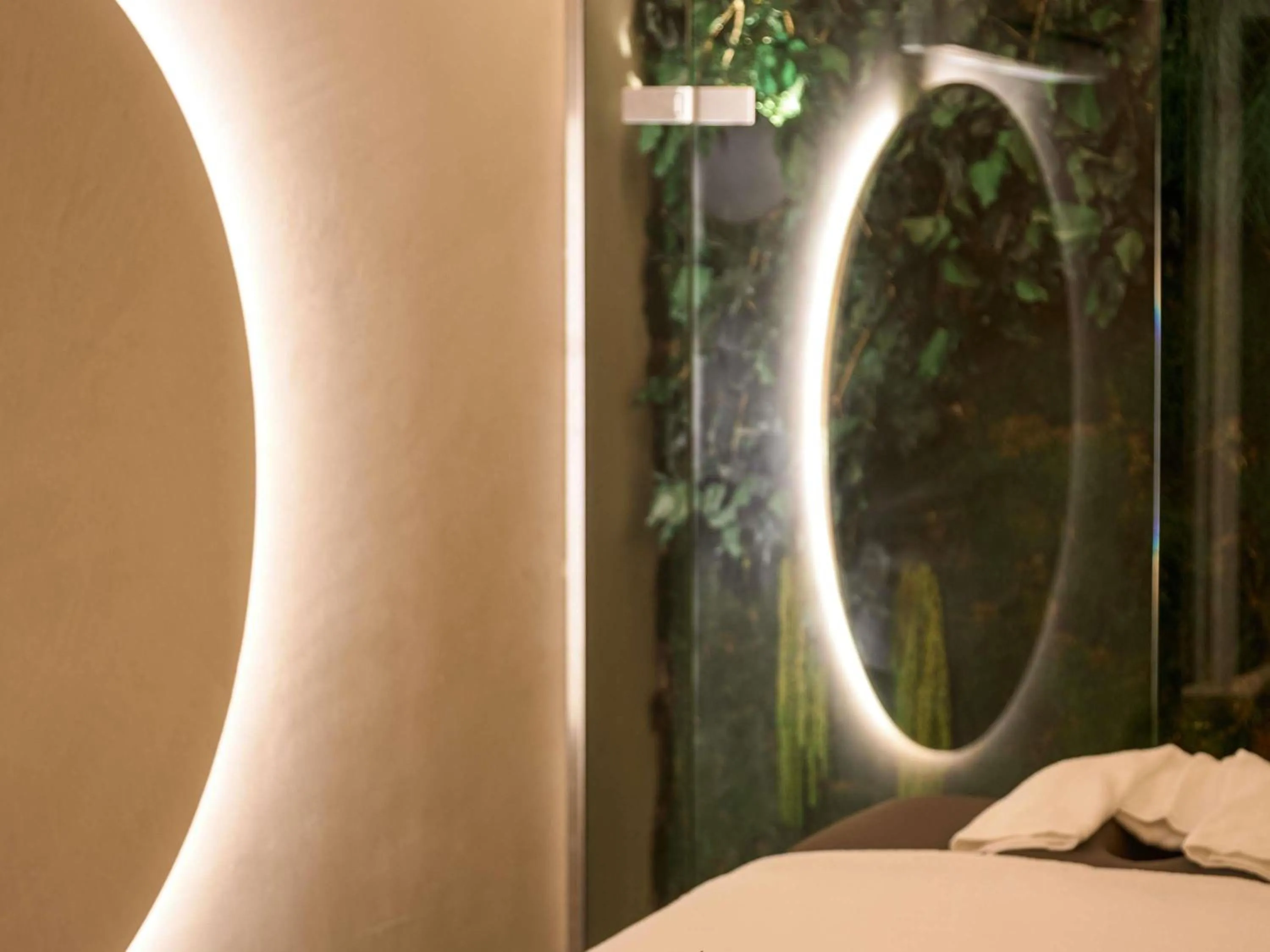 Spa and wellness centre/facilities, Bed in Novotel Malta Sliema