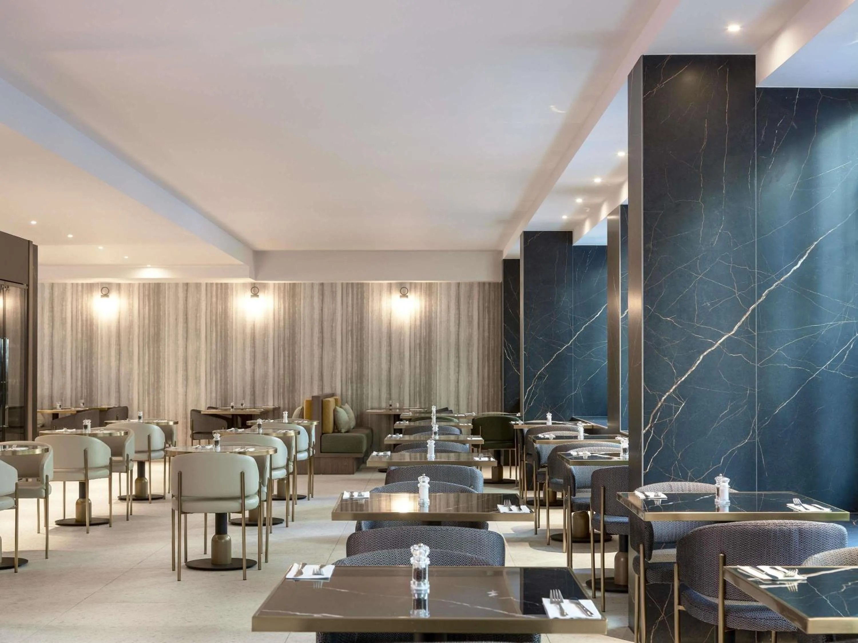 Restaurant/places to eat in Novotel Malta Sliema