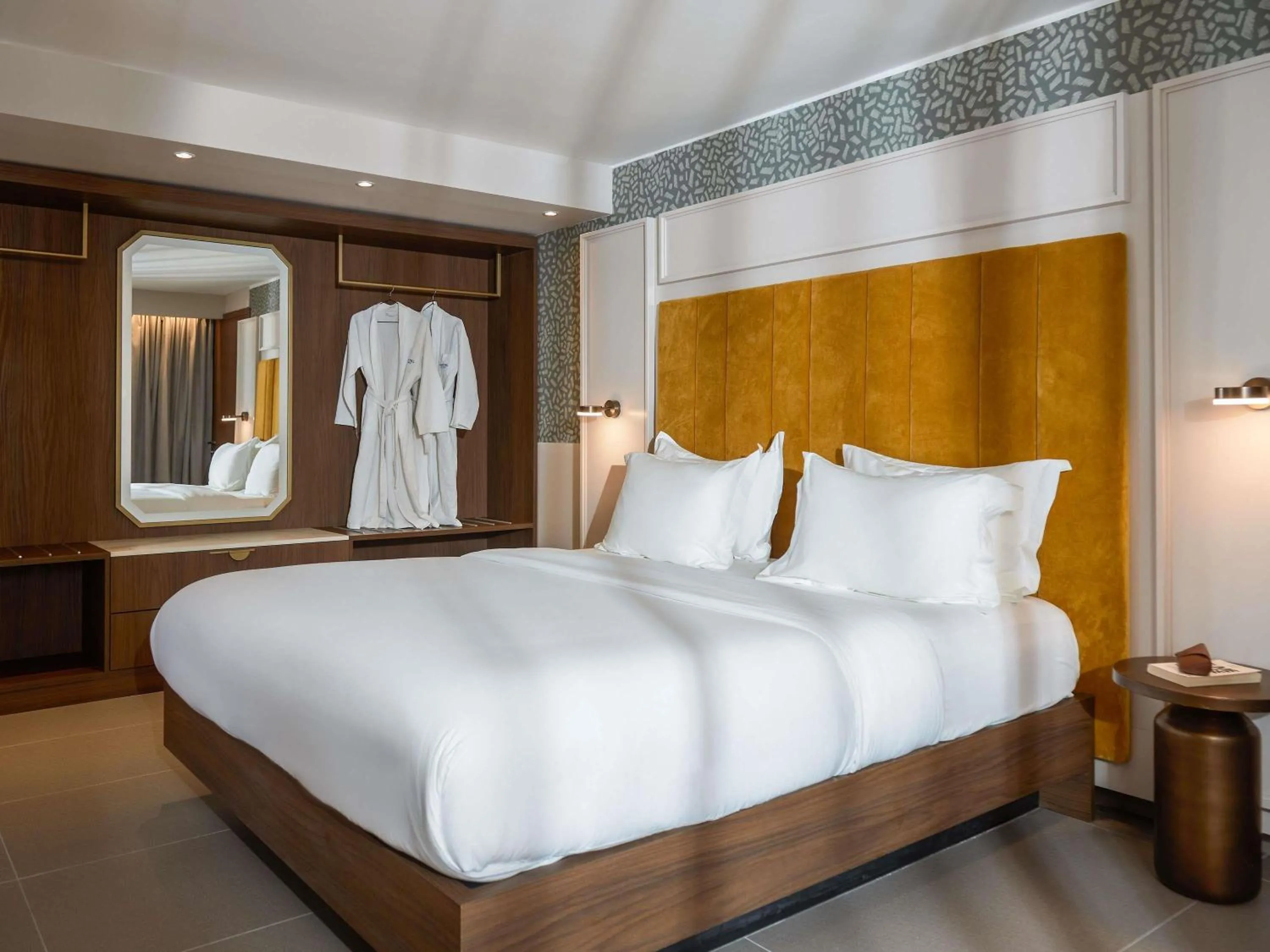 Bedroom, Bed in Novotel Malta Sliema