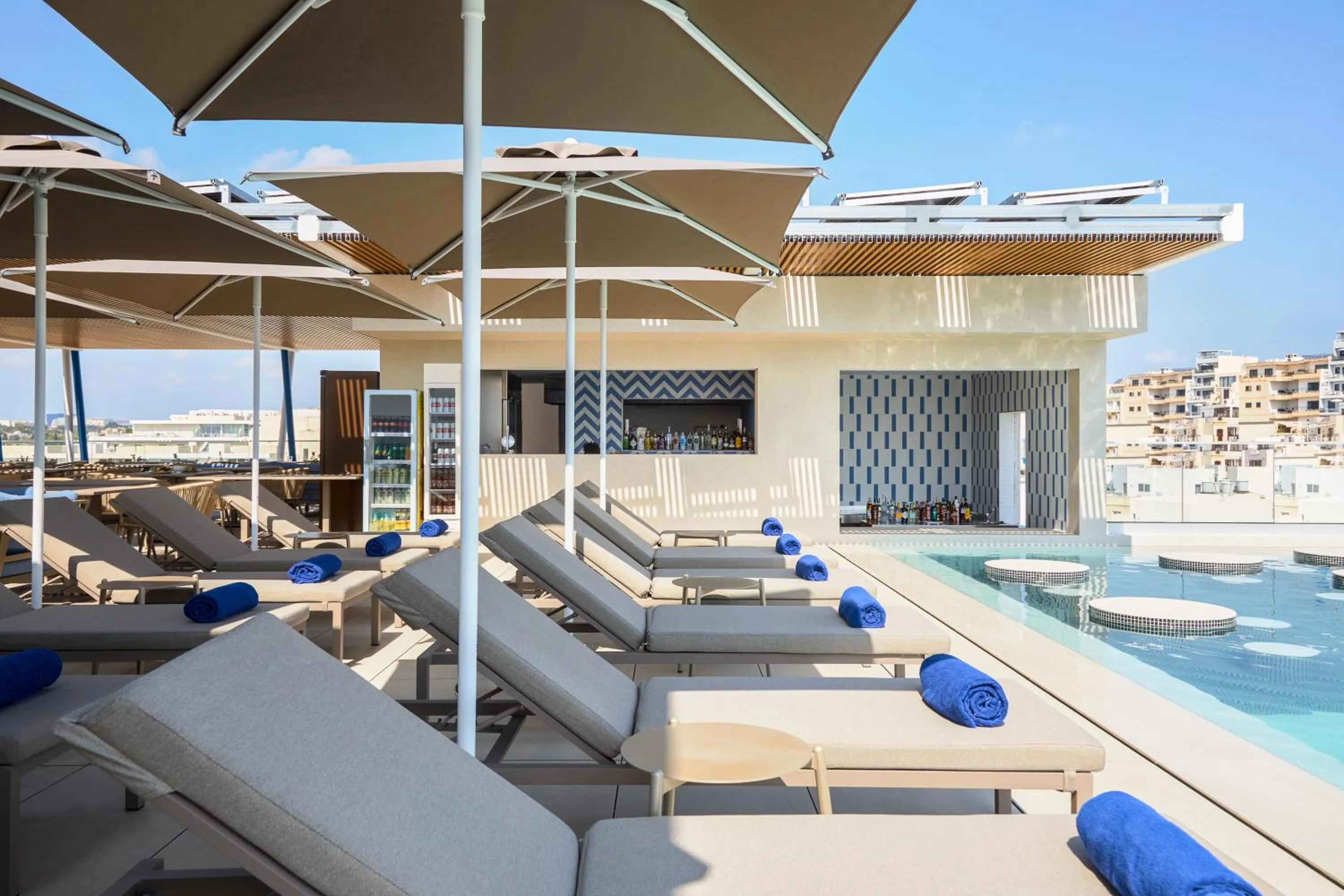 Restaurant/places to eat in Novotel Malta Sliema