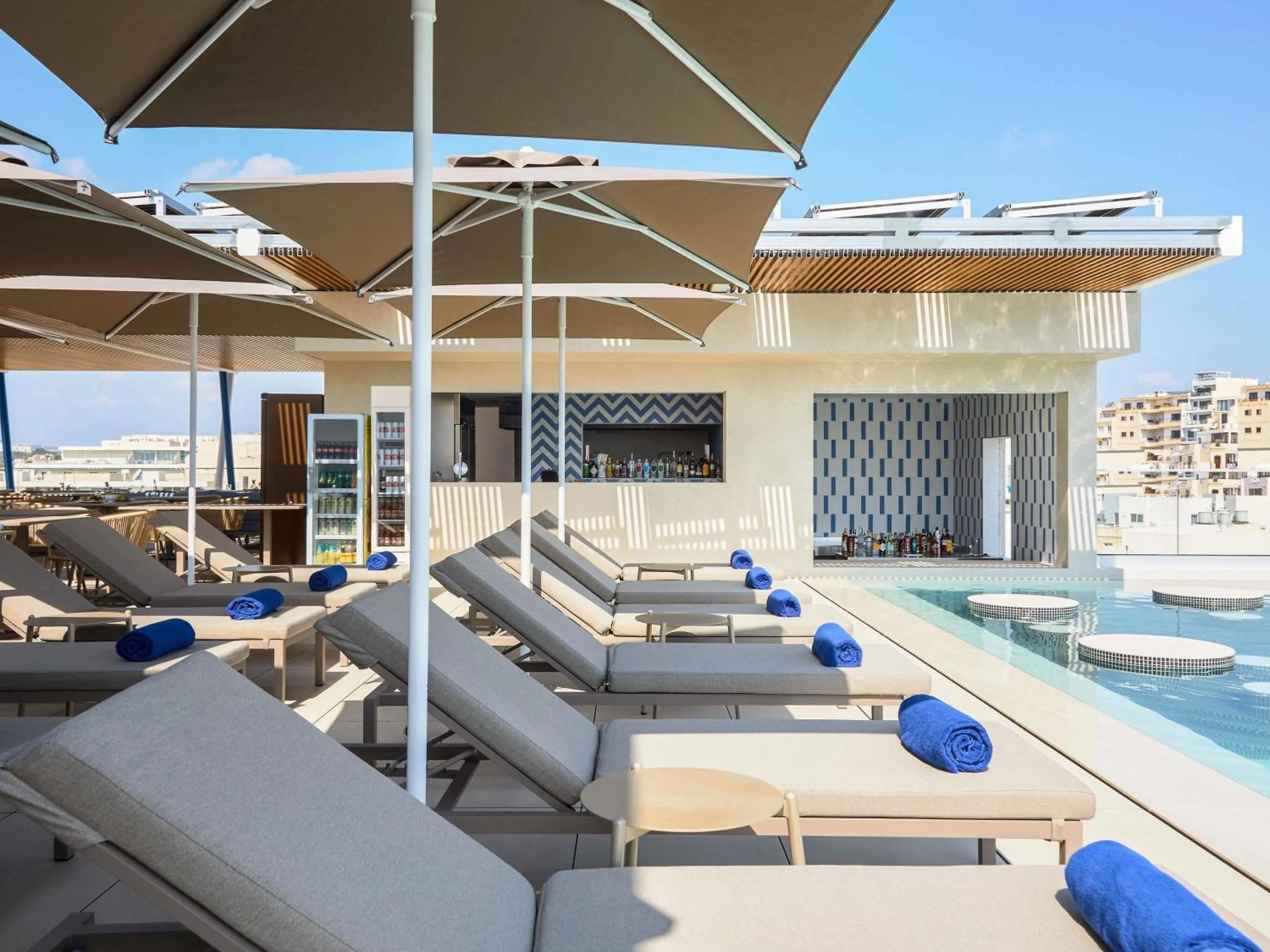 Lounge or bar in Novotel Malta Sliema