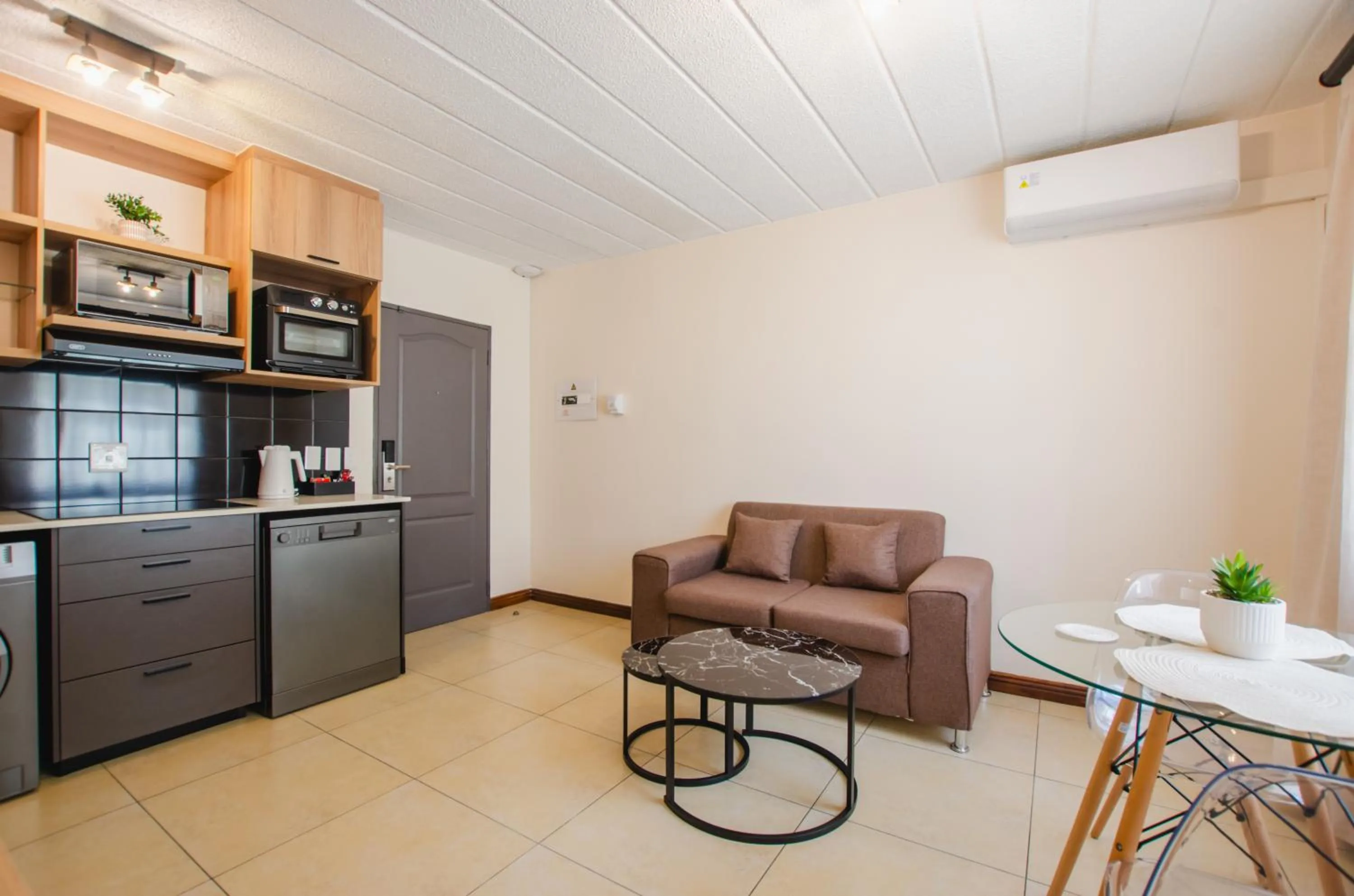 Coffee/tea facilities in Melrose Corner Self-Catering Hotel Apartments