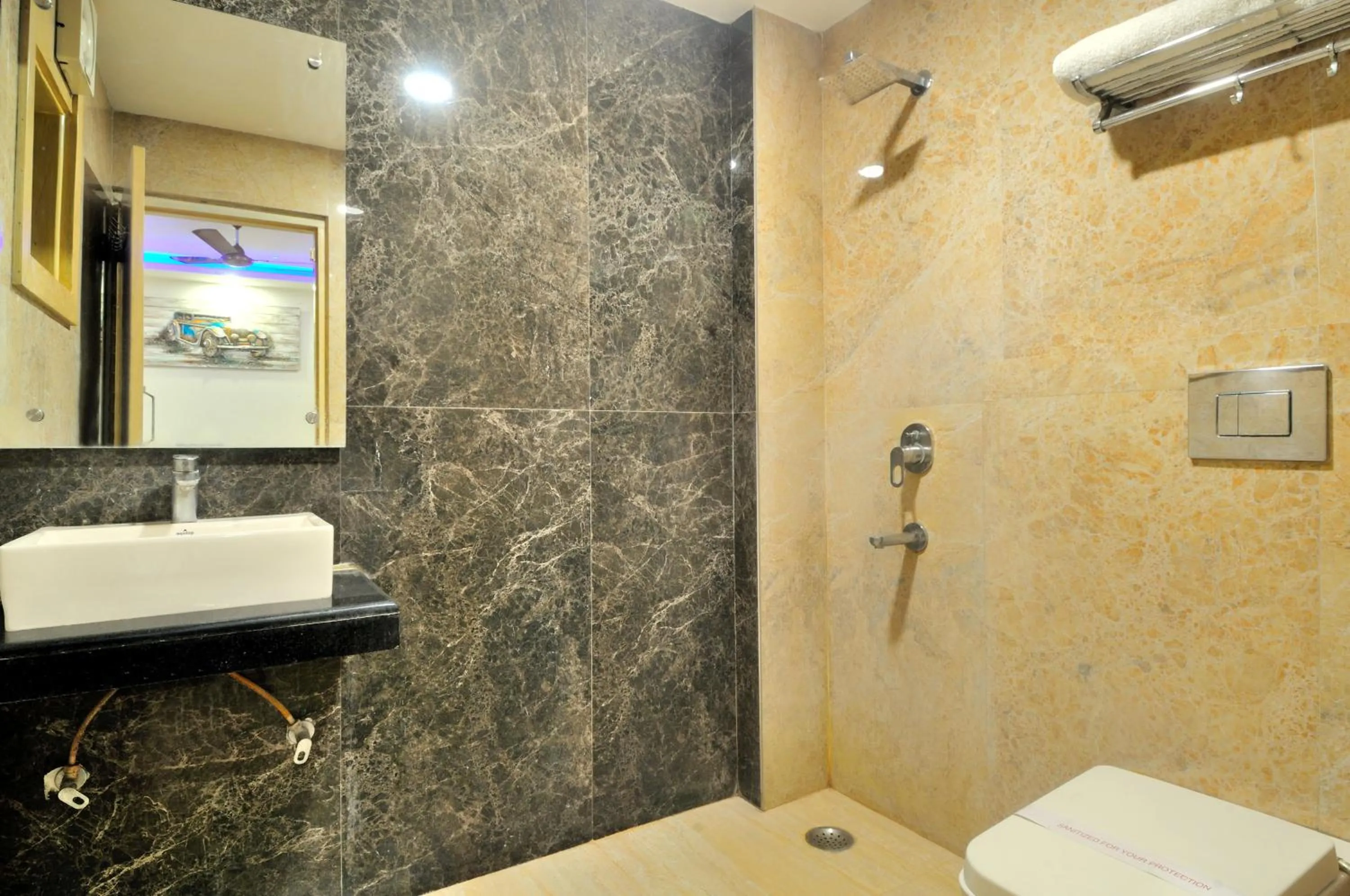 Bathroom in Hotel Prince Palace Deluxe - New Delhi