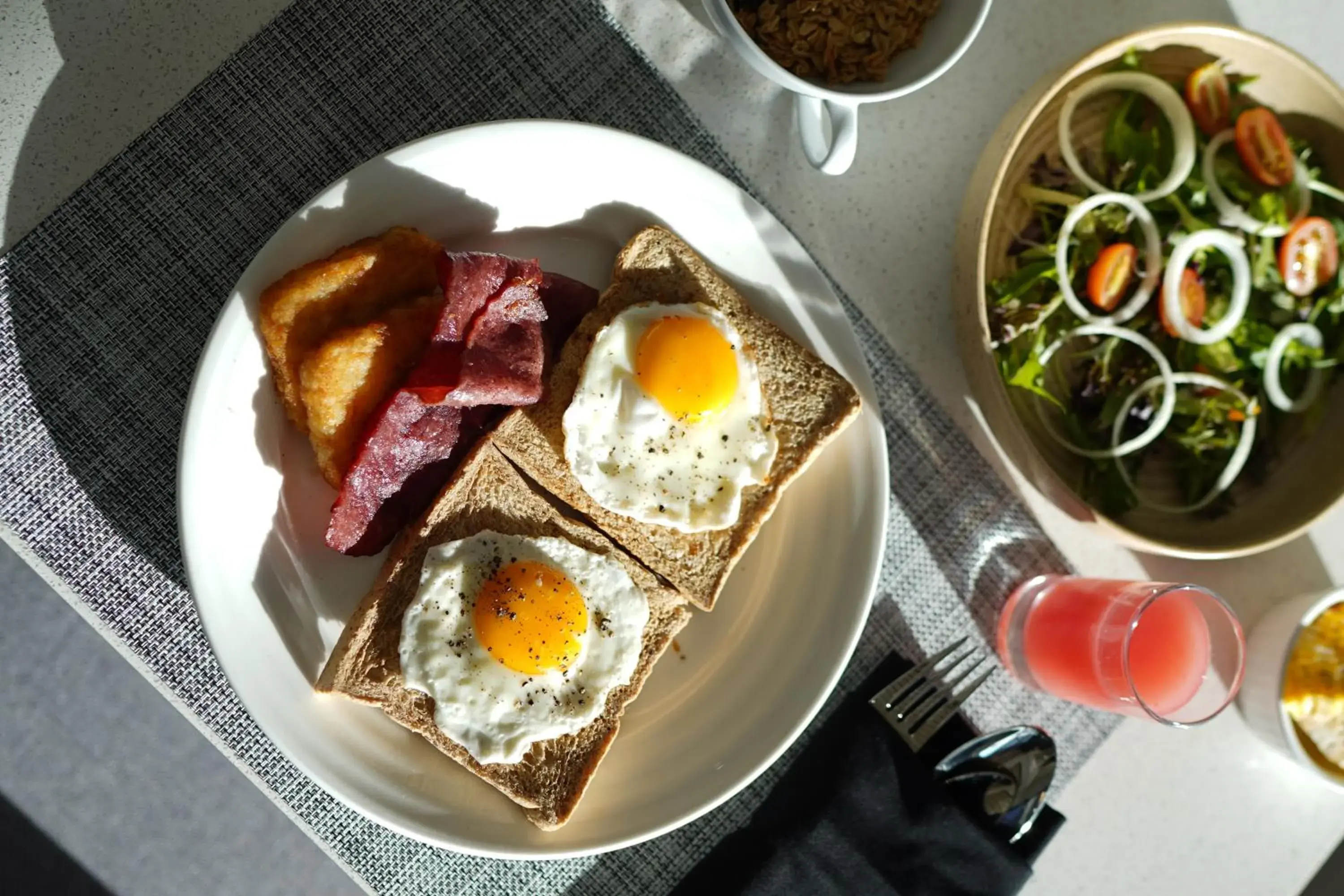 Executive King Suite with City View in Four Points by Sheraton Bekasi Executive King Suite with City View in Four Points by Sheraton Bekasi