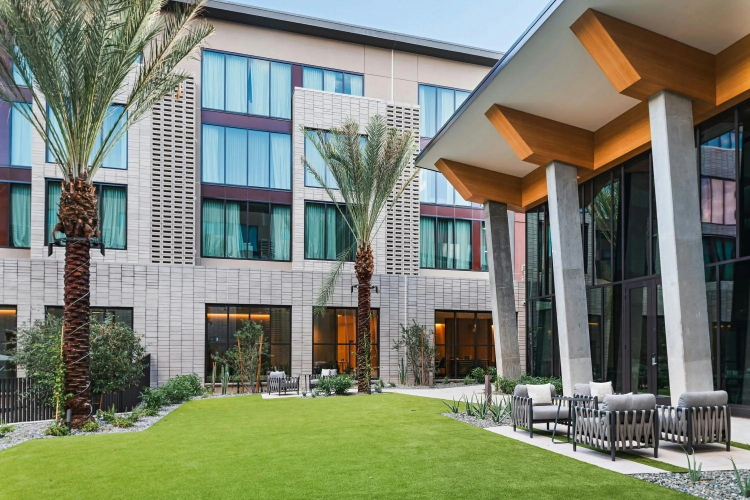 Lounge or bar in AC Hotel by Marriott Phoenix North Norterra