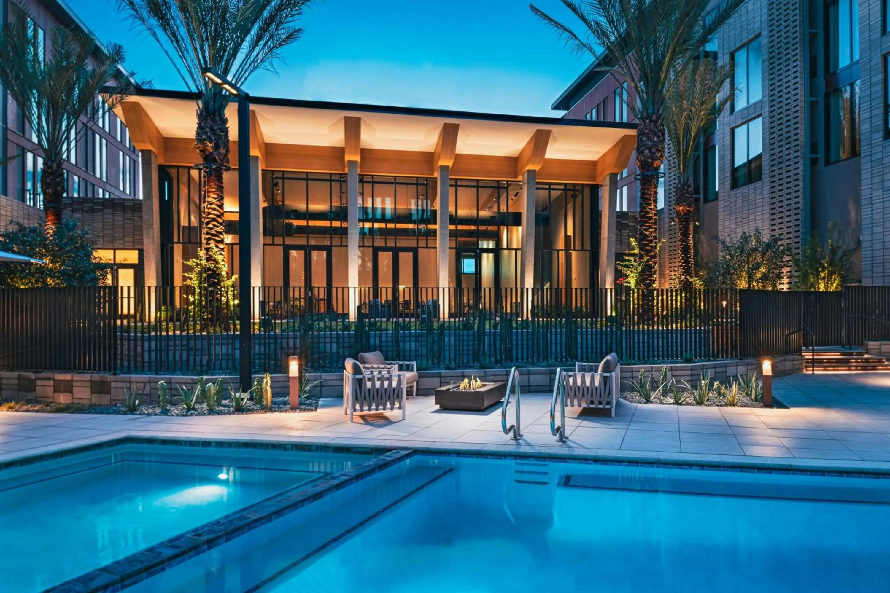 Swimming pool in Element Phoenix North Norterra