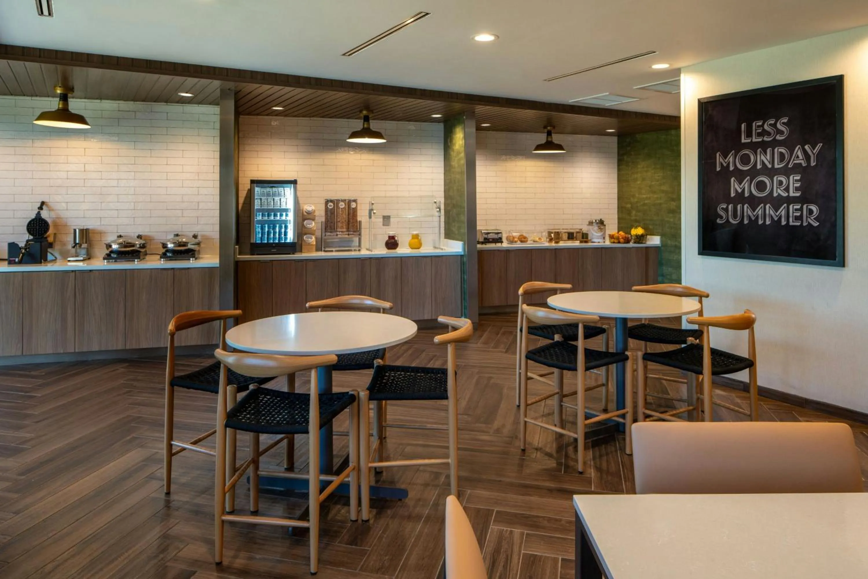 Breakfast in Fairfield Inn & Suites by Marriott Foley