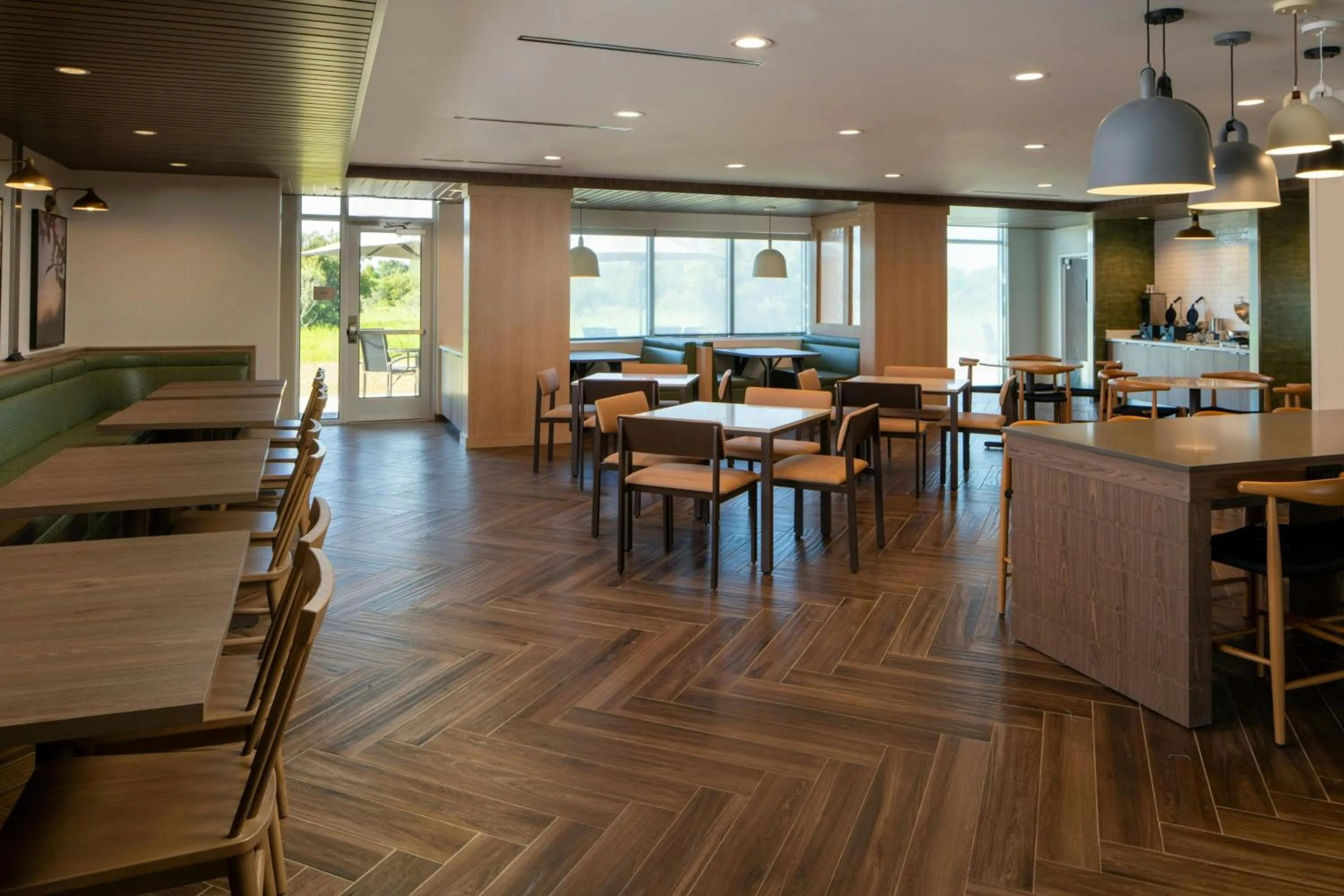 Breakfast in Fairfield Inn & Suites by Marriott Foley