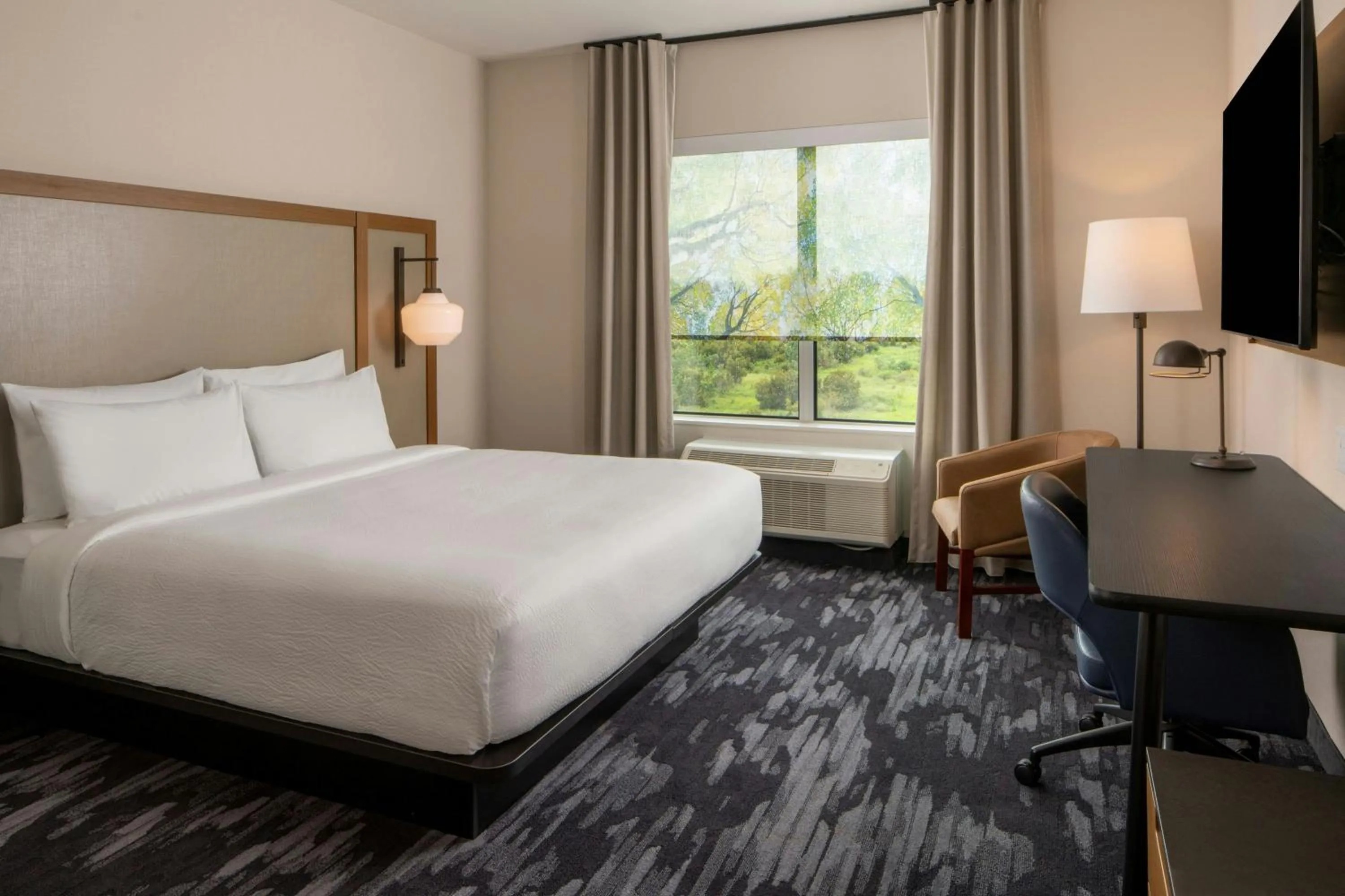 Photo of the whole room, Bed in Fairfield Inn & Suites by Marriott Foley