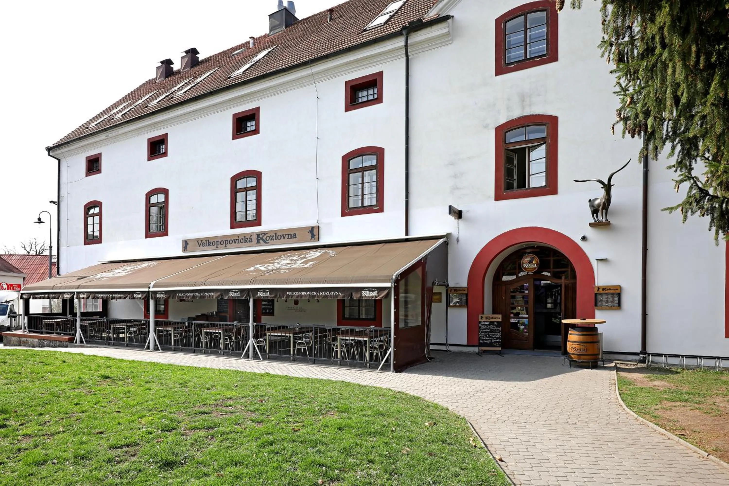 Restaurant/places to eat in Hotel u Ledu