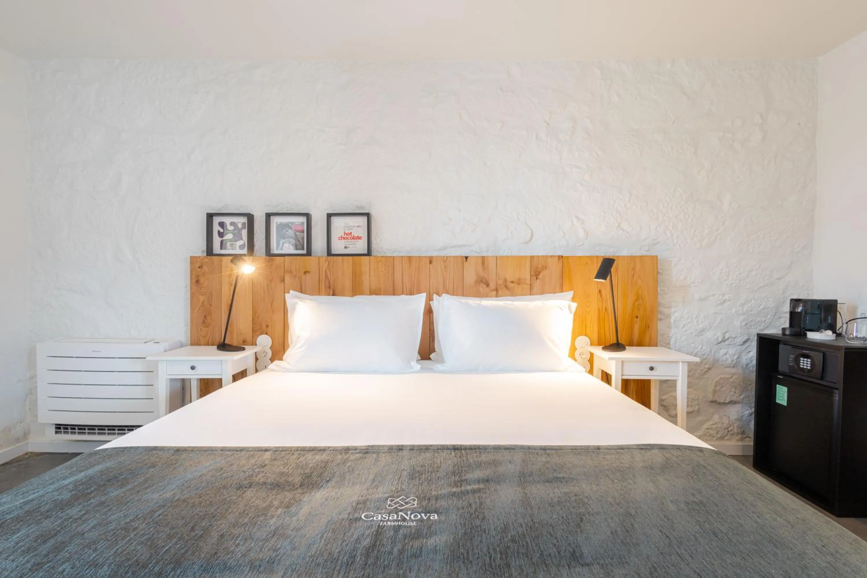 Bed in CasaNova Farmhouse