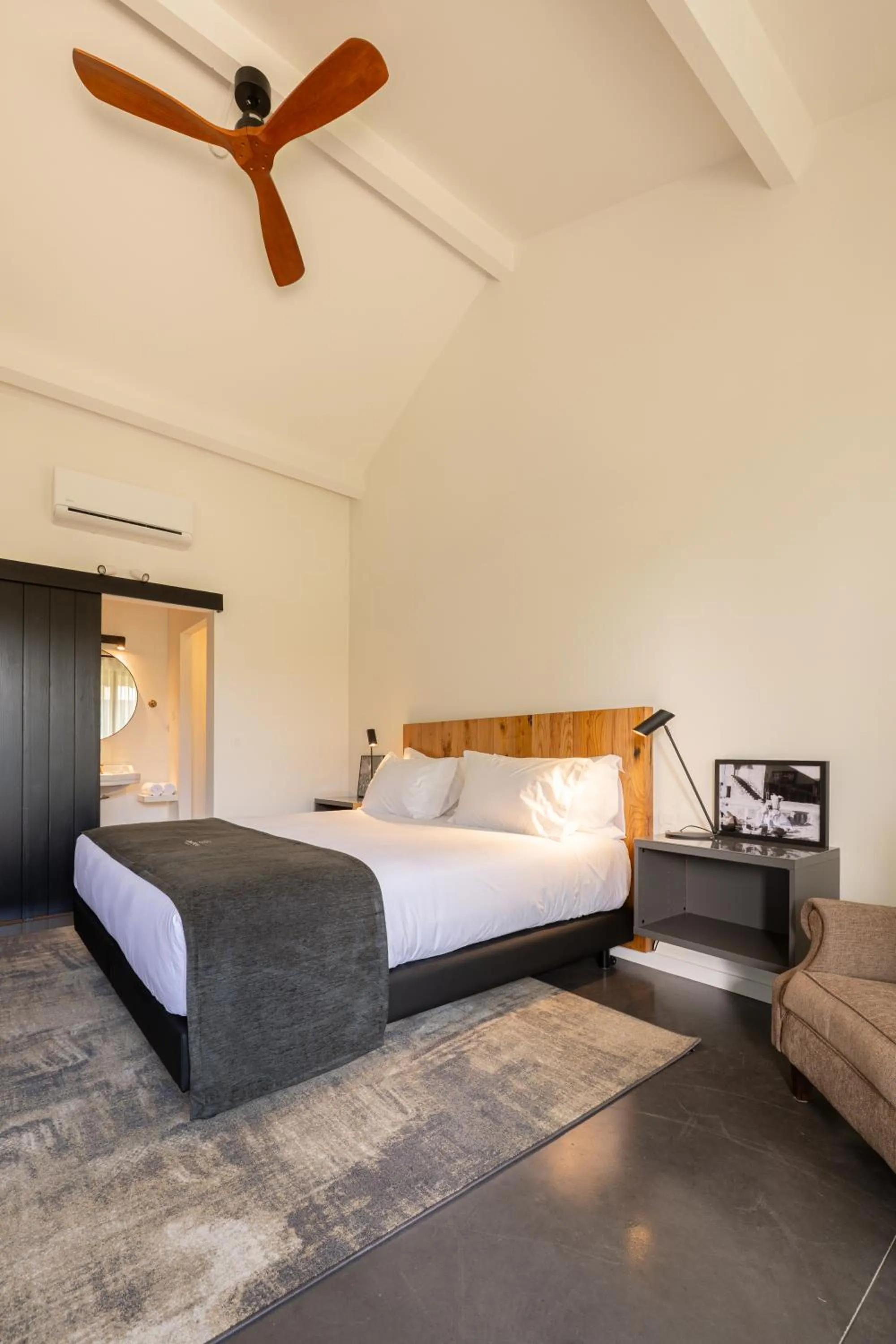 Bed in CasaNova Farmhouse