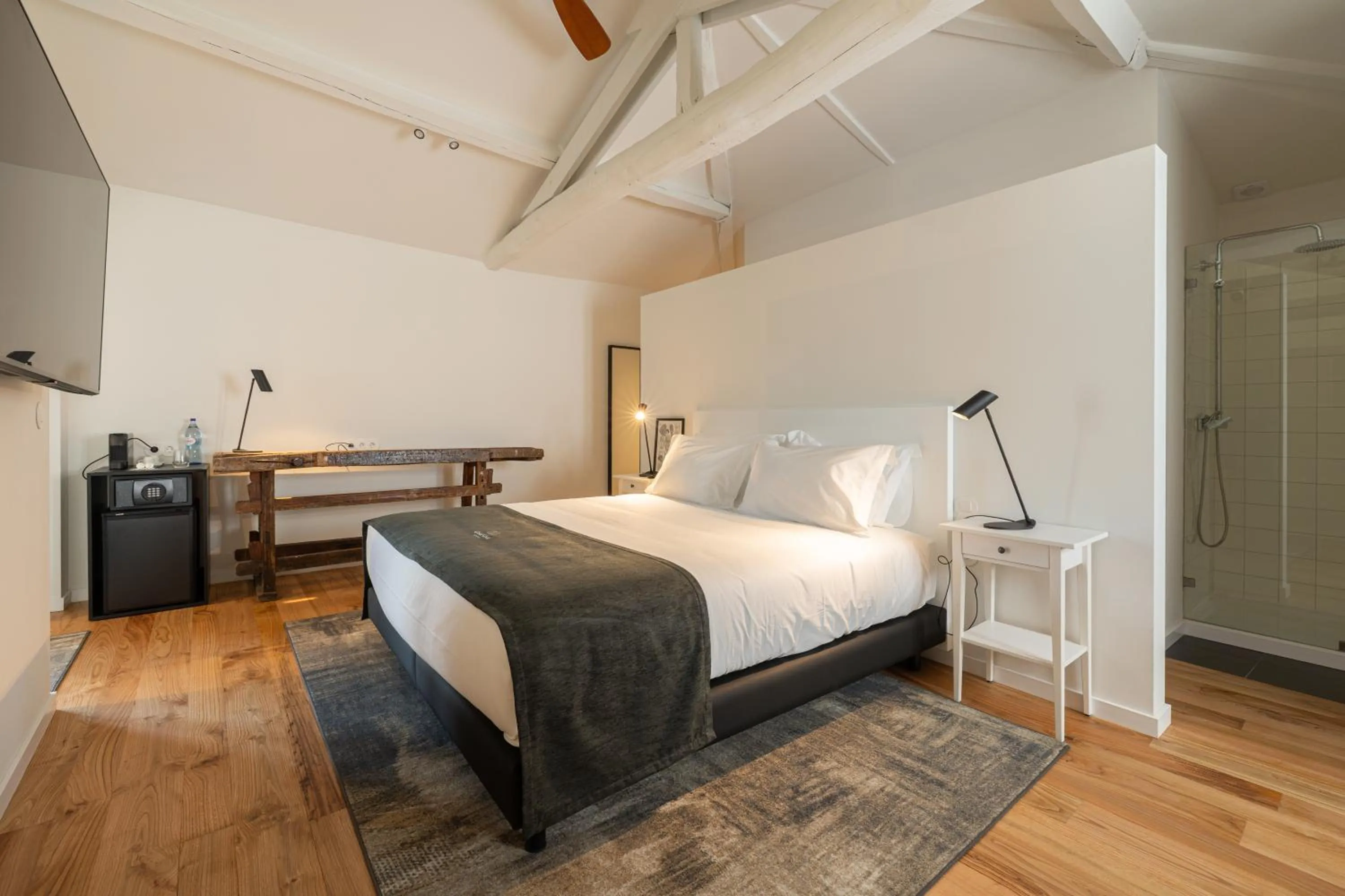 Bed in CasaNova Farmhouse