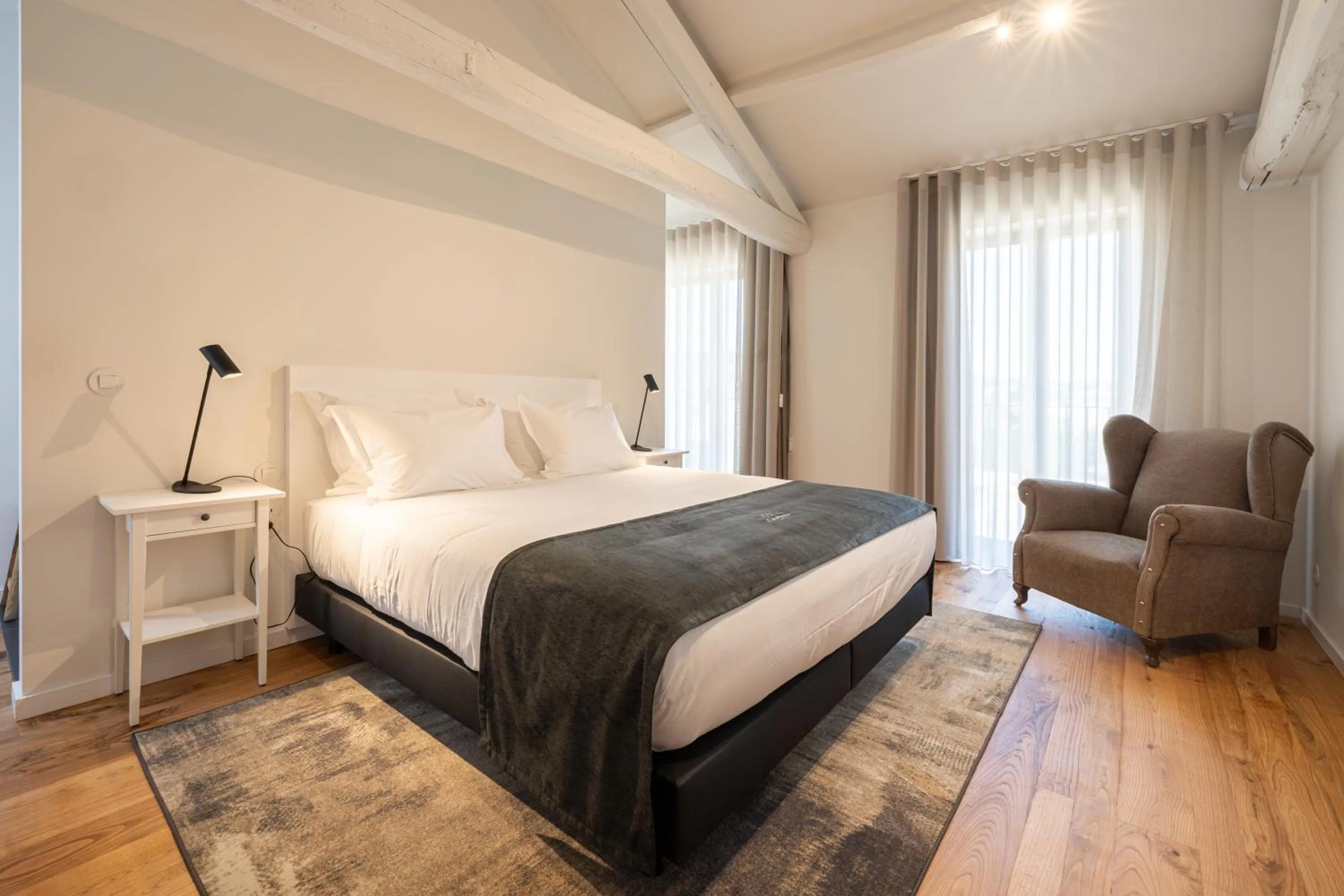 Bed in CasaNova Farmhouse