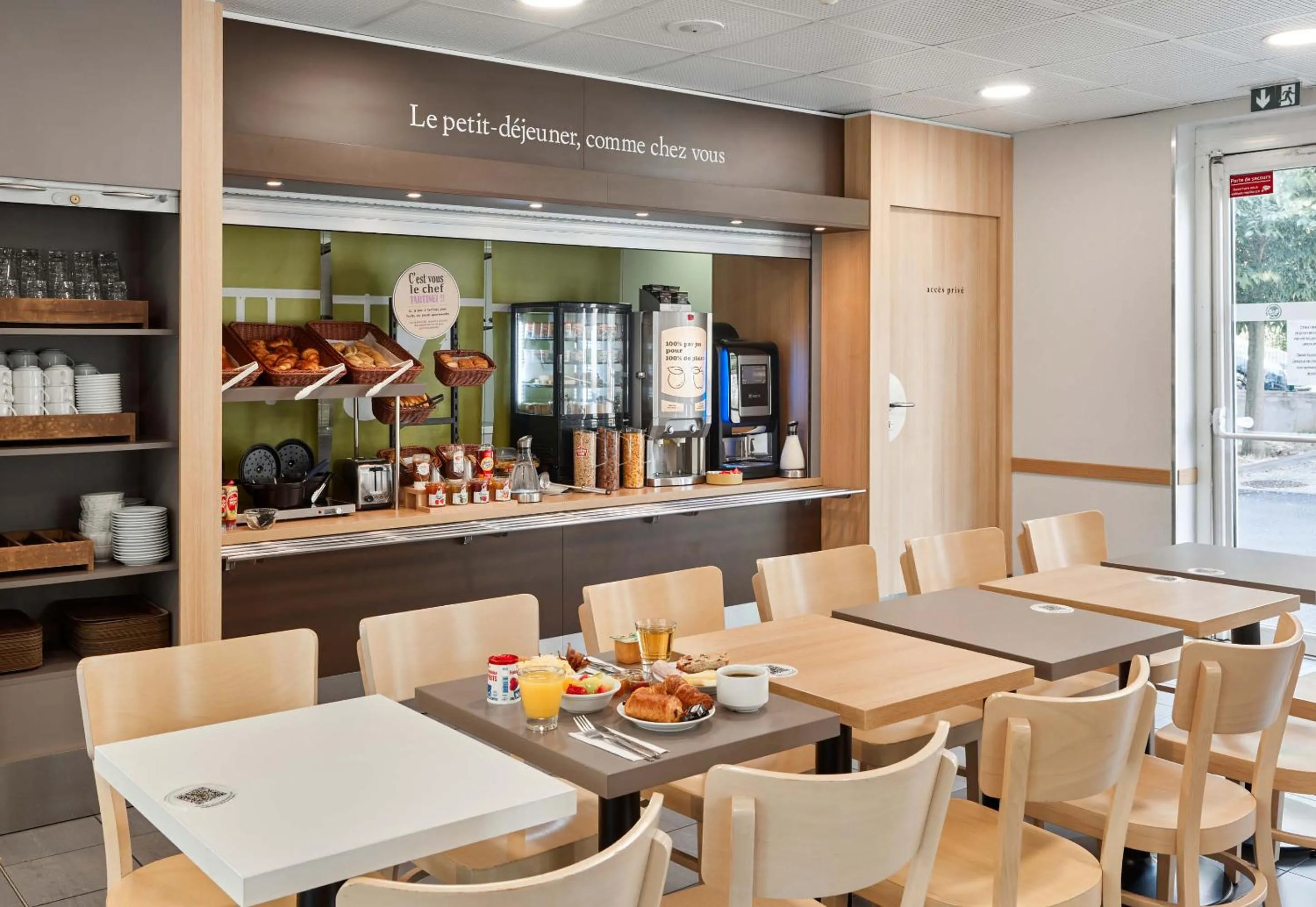 Buffet breakfast in B&B HOTEL Orly Chevilly Marché International