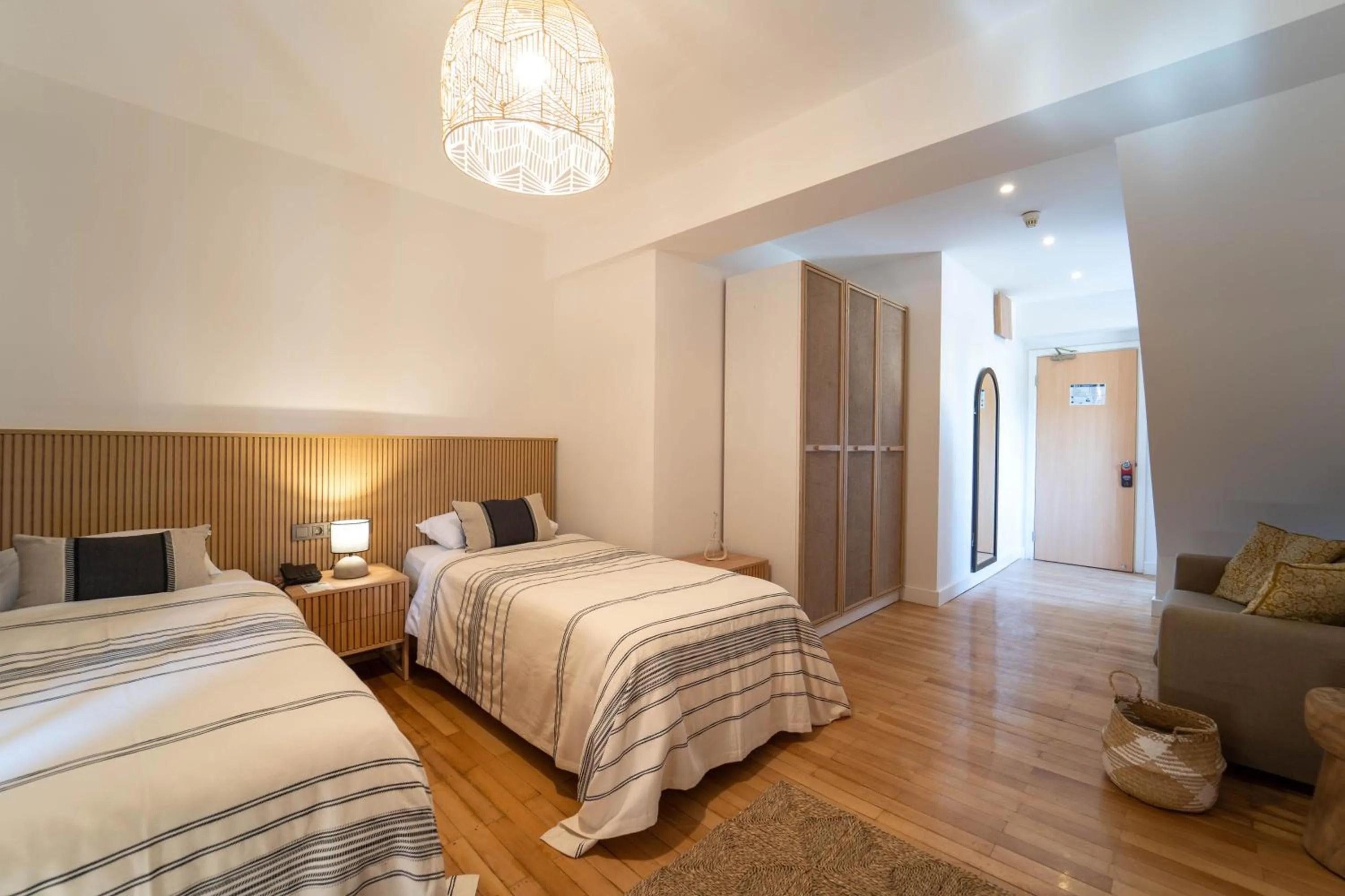 Photo of the whole room, Bed in Hotel Club-E