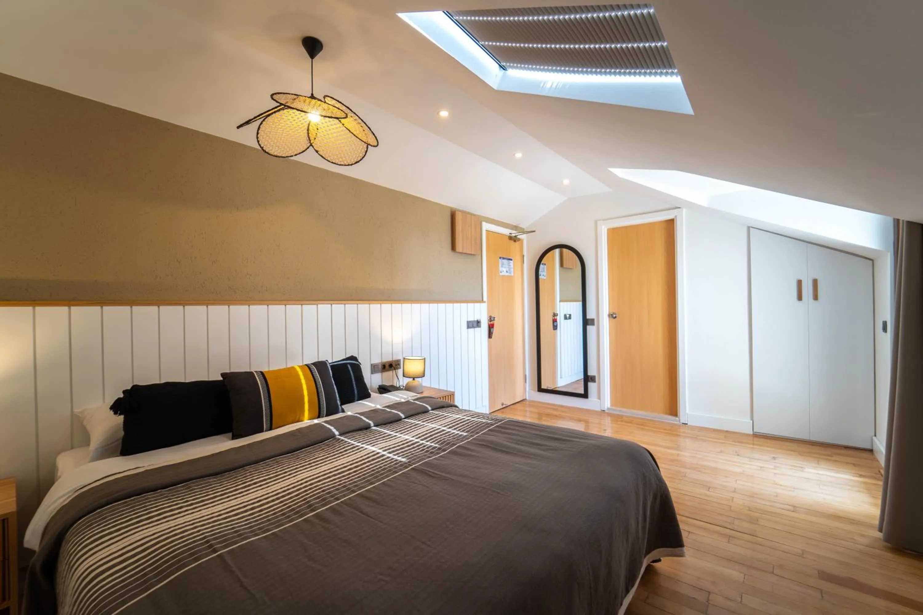 Photo of the whole room, Bed in Hotel Club-E