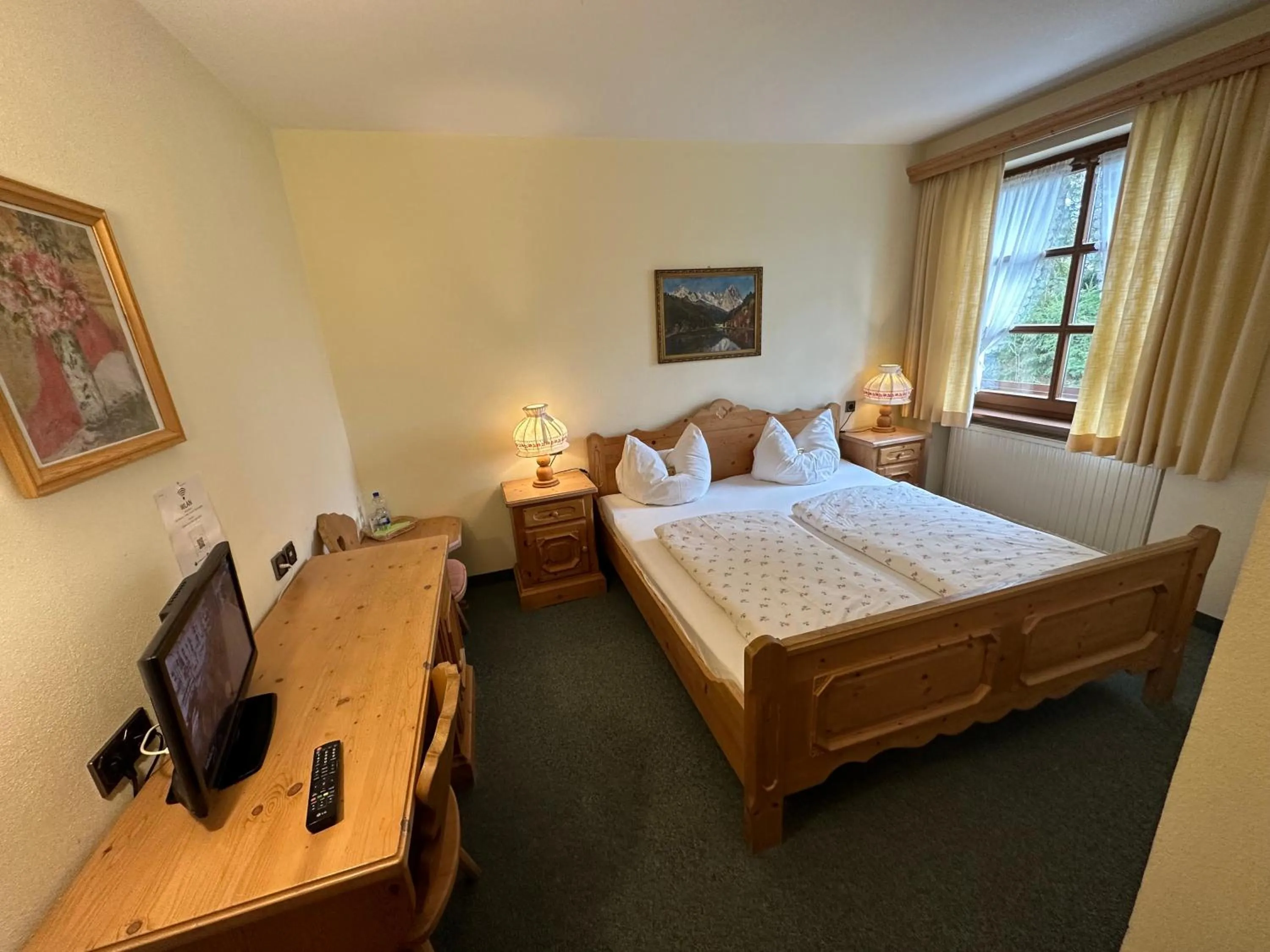 View (from property/room), Bed in Hotel Almenrausch