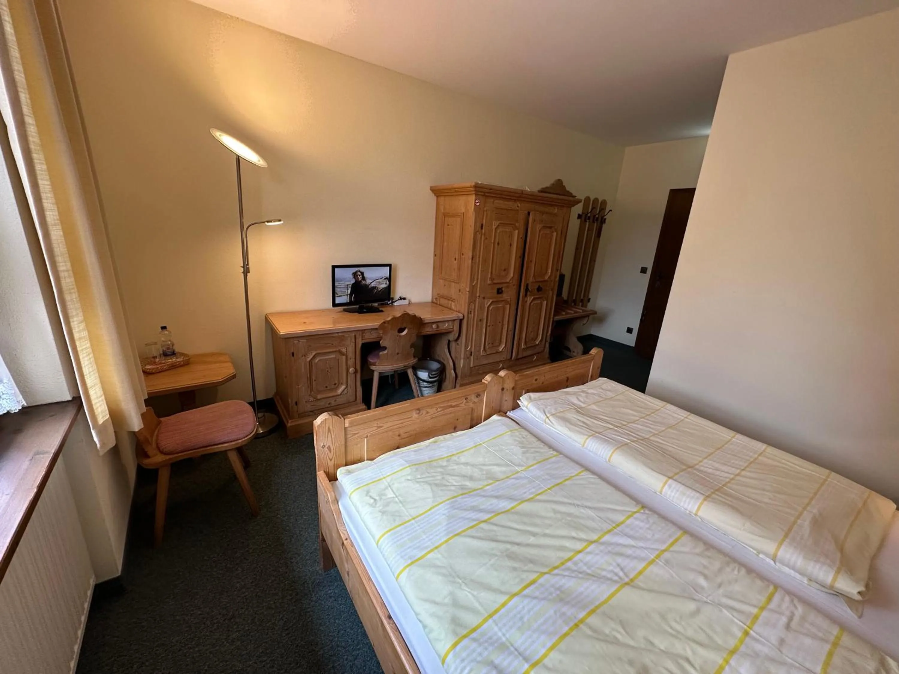 Bed in Hotel Almenrausch