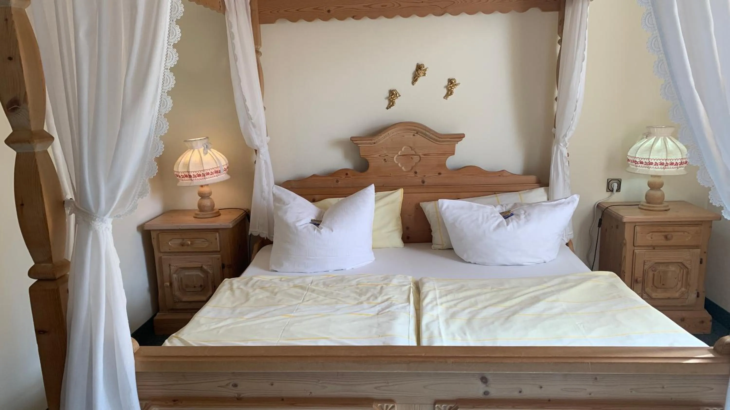 Photo of the whole room, Bed in Hotel Almenrausch