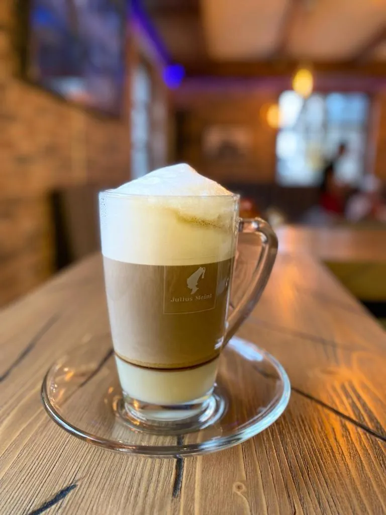 Coffee/tea facilities in Hotel Almenrausch