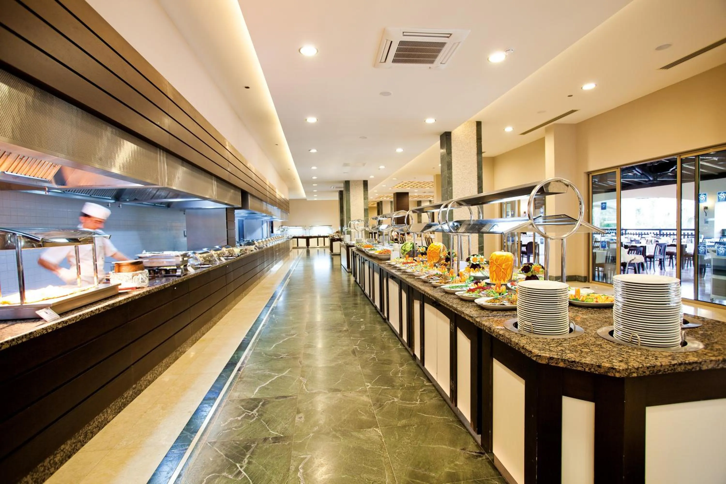 Restaurant/places to eat in Club Melas Privé