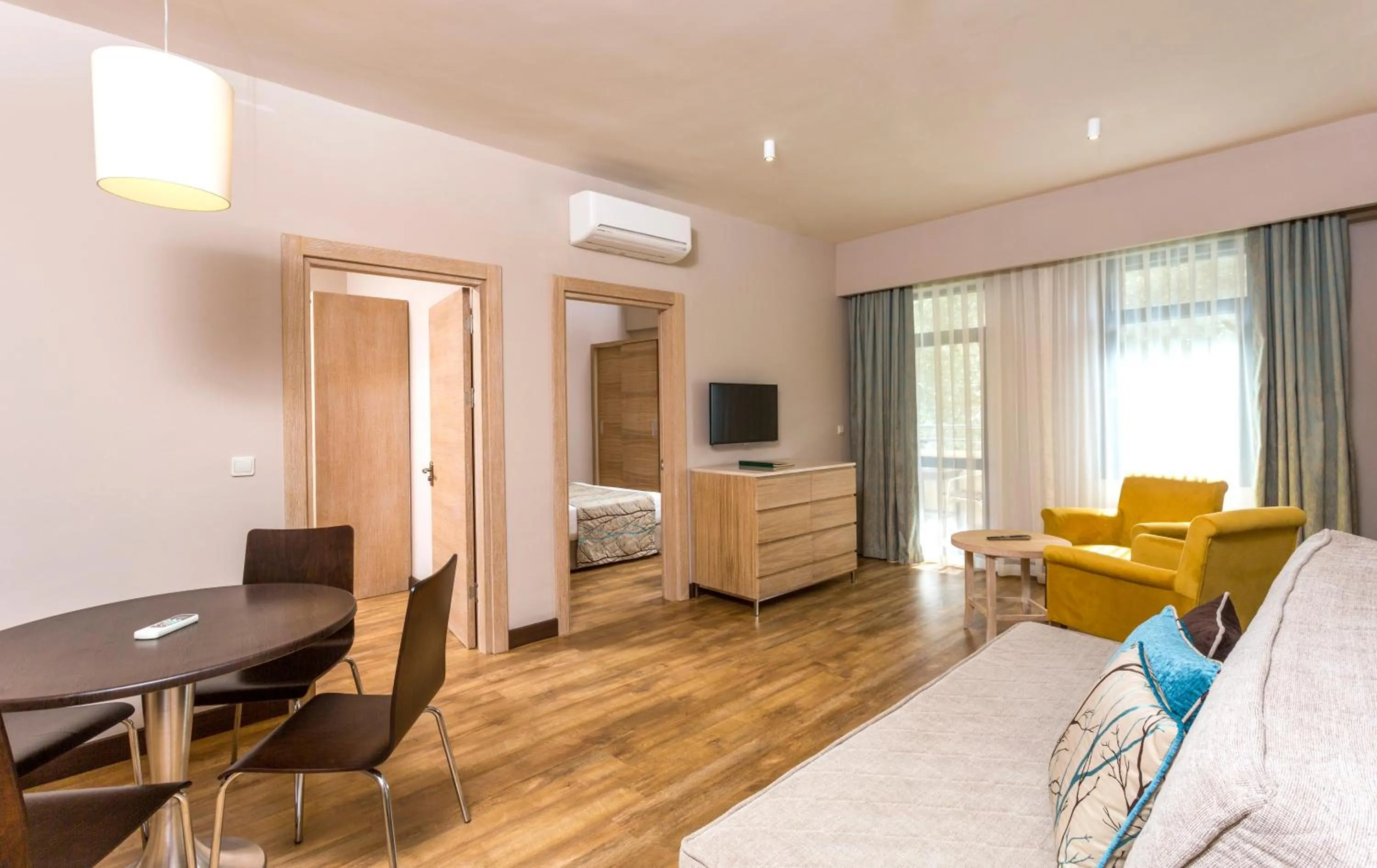 Day in Club Melas Privé