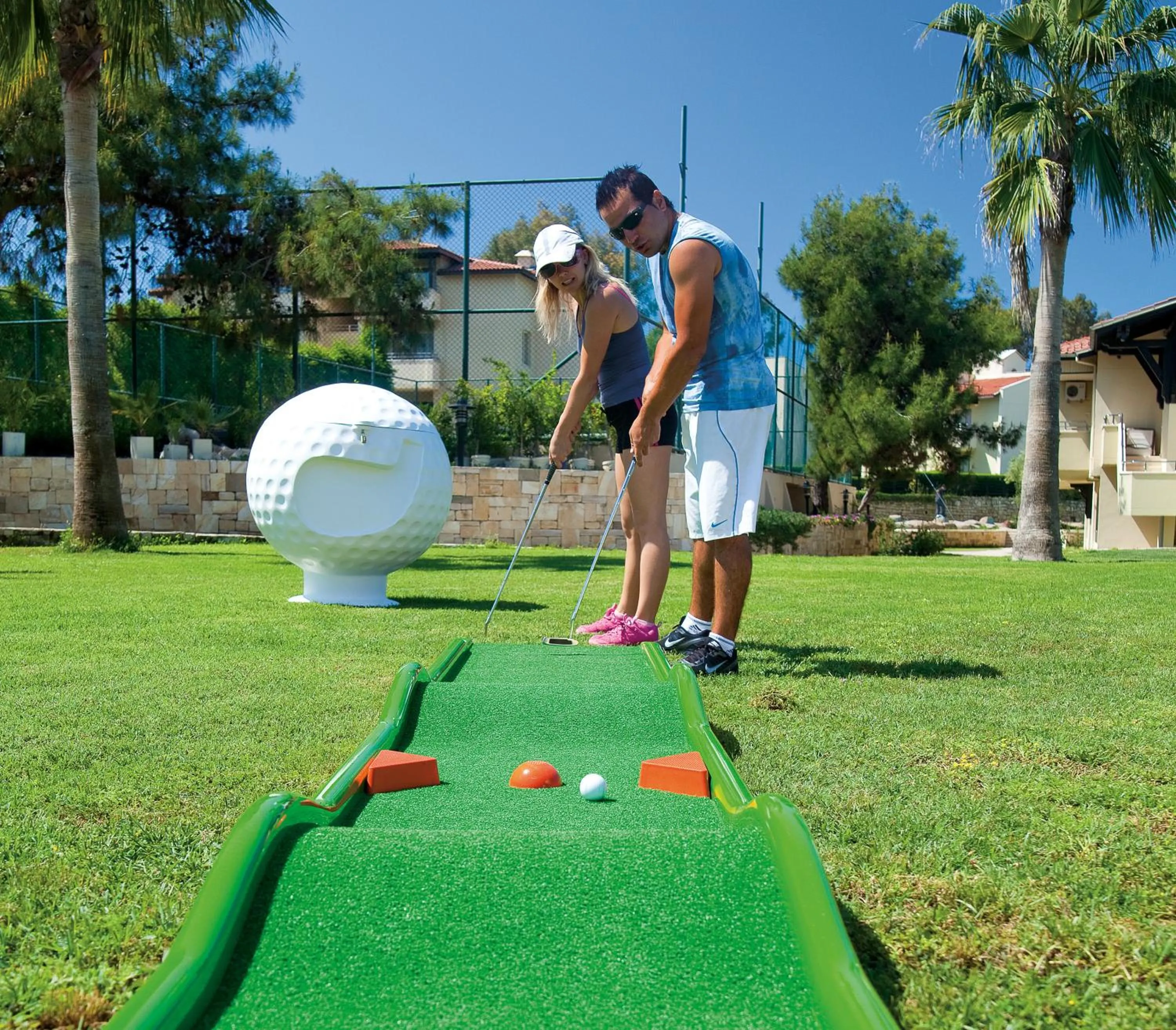Minigolf in Club Melas Privé