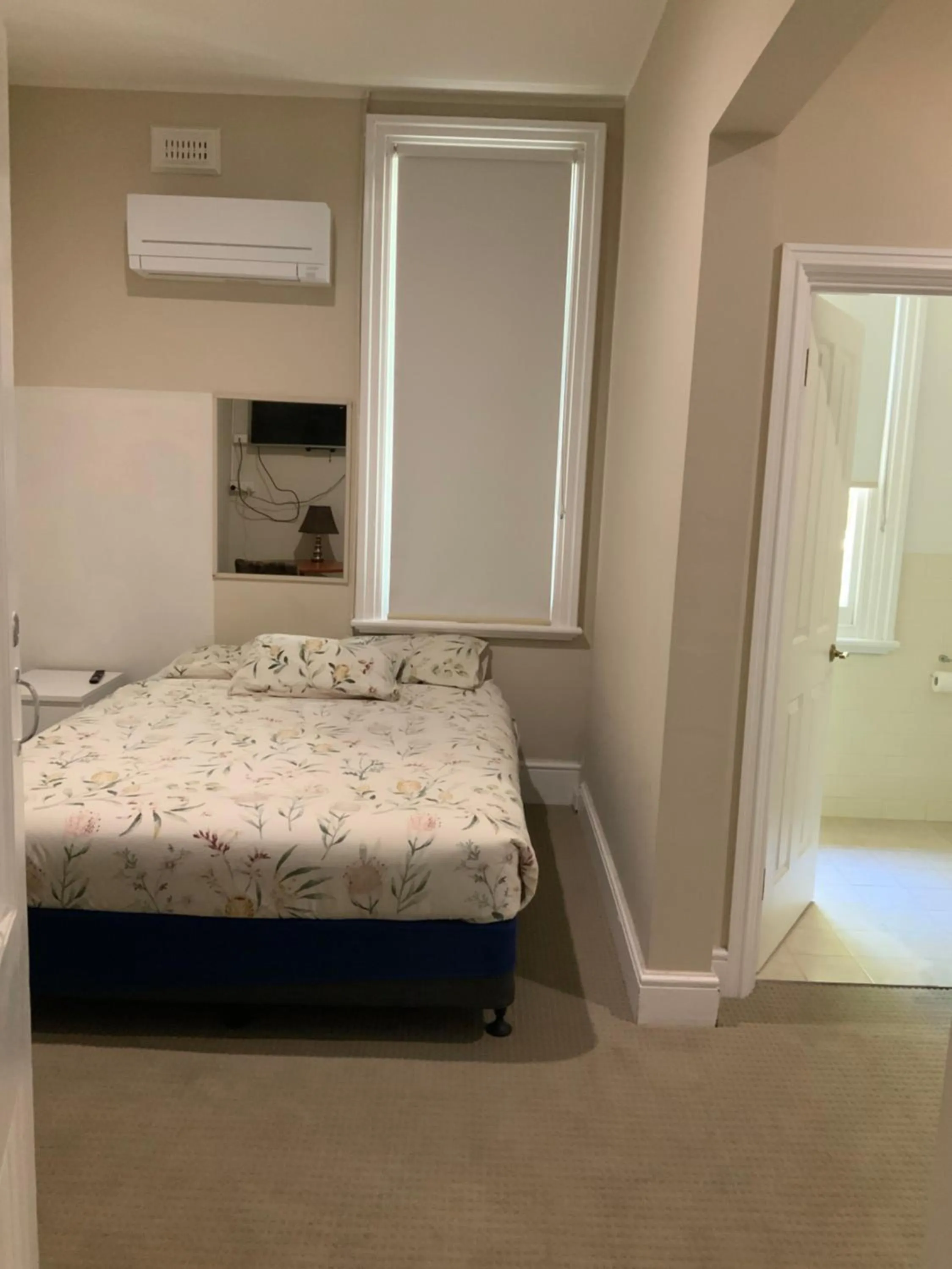 Bed in Northlodge Central City Apartments