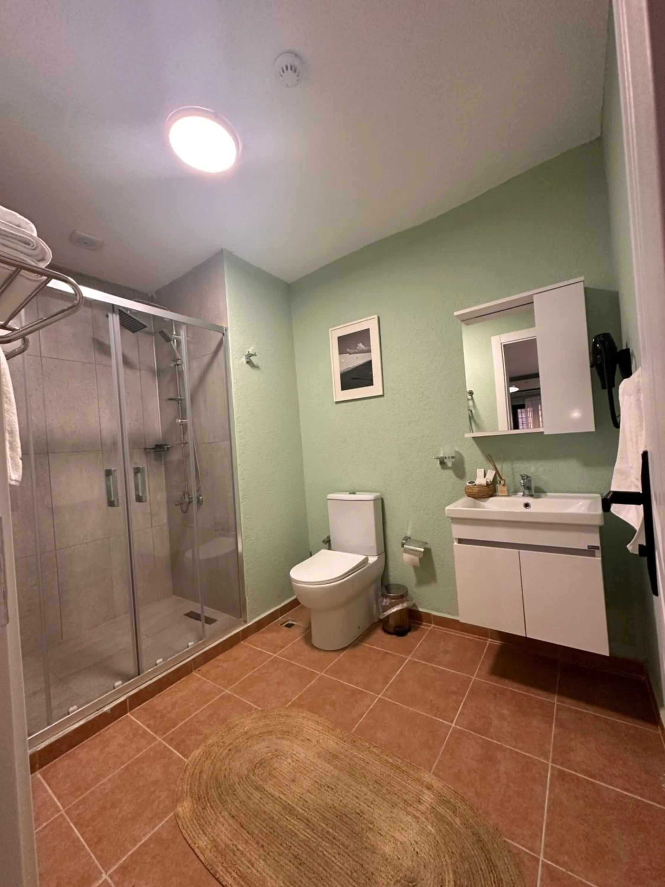 Shower in Hanole Macaron Guest House