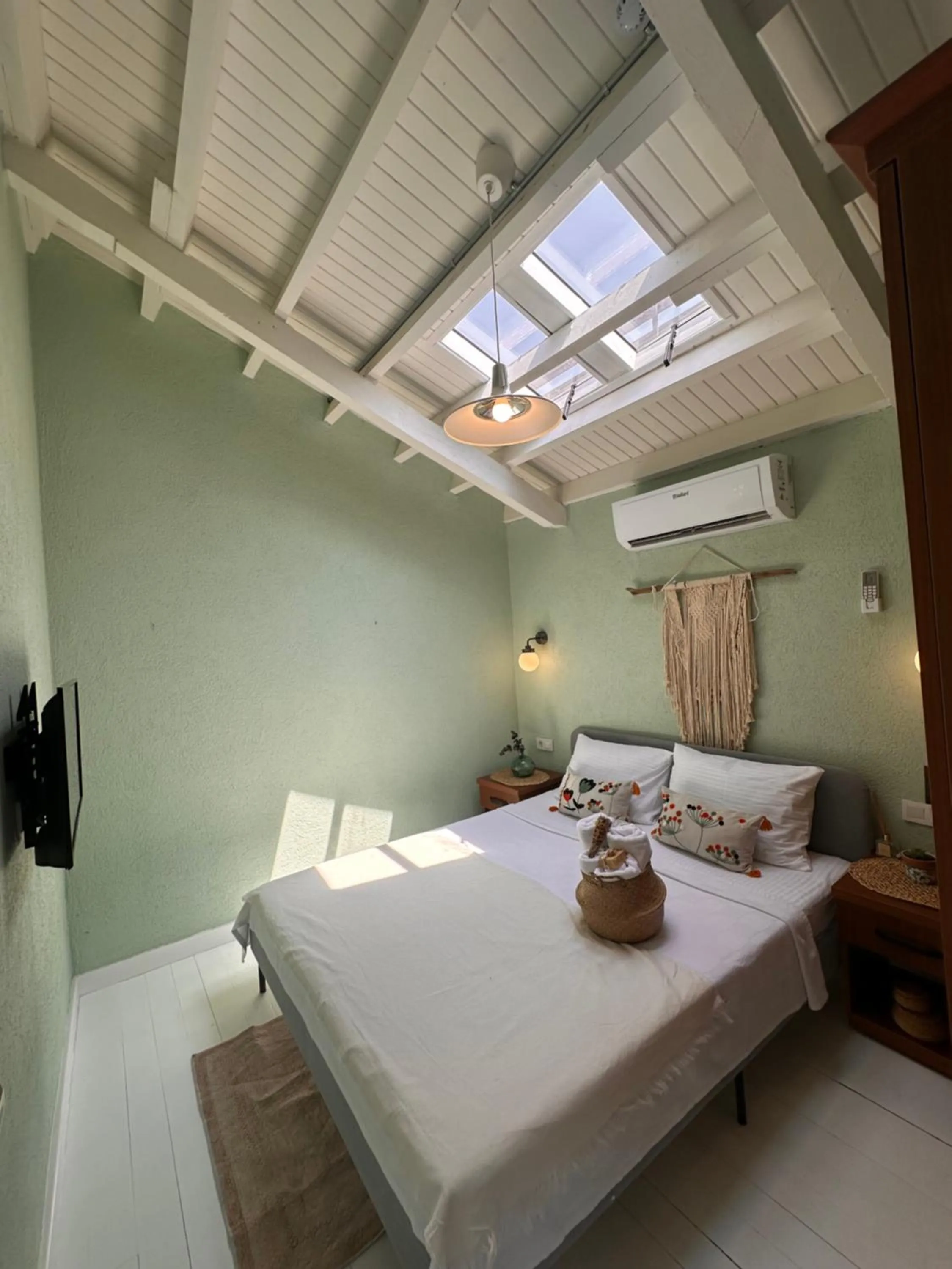 Photo of the whole room, Bed in Hanole Macaron Guest House