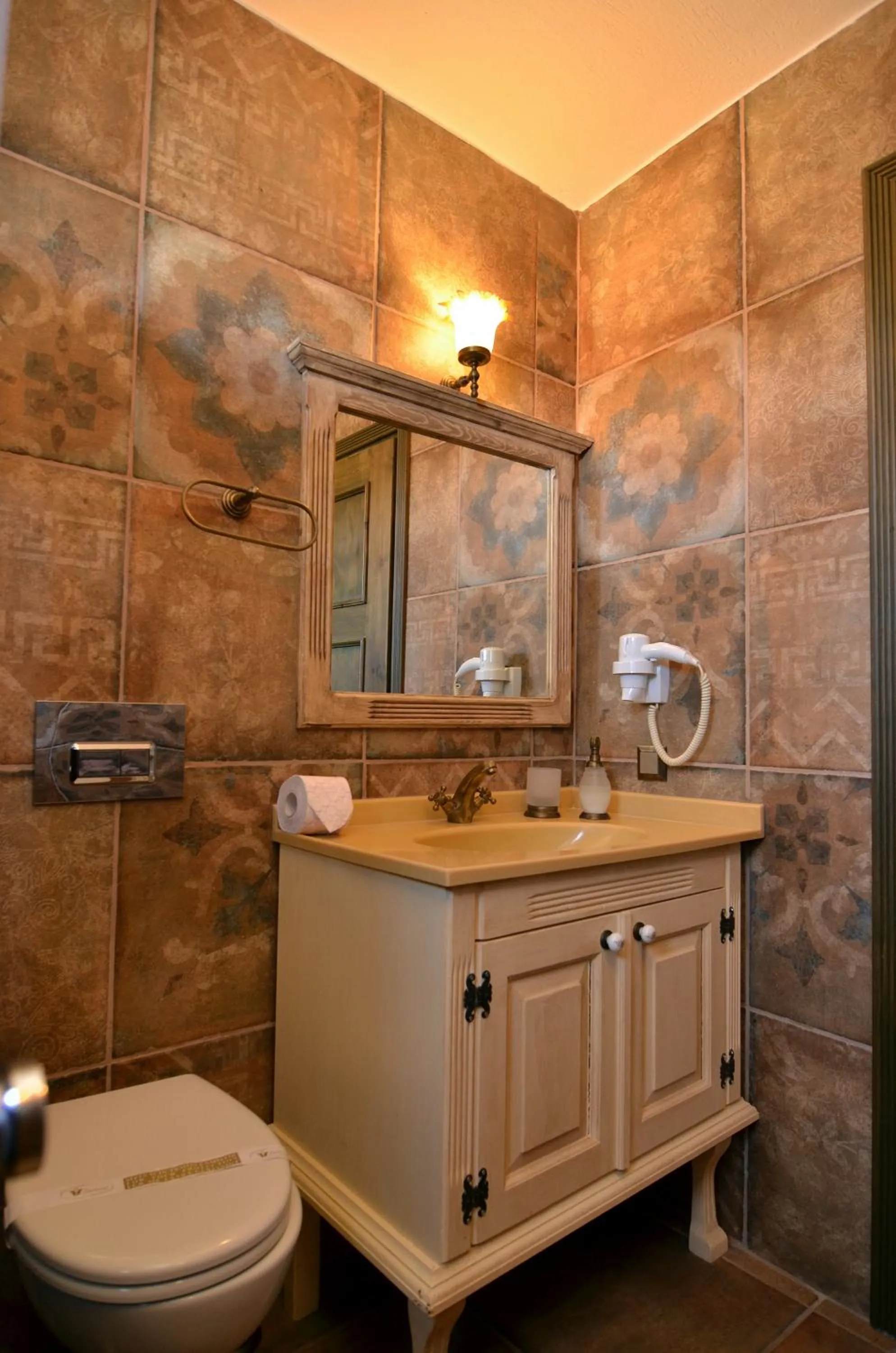 Bathroom in Fikretbey Konağı