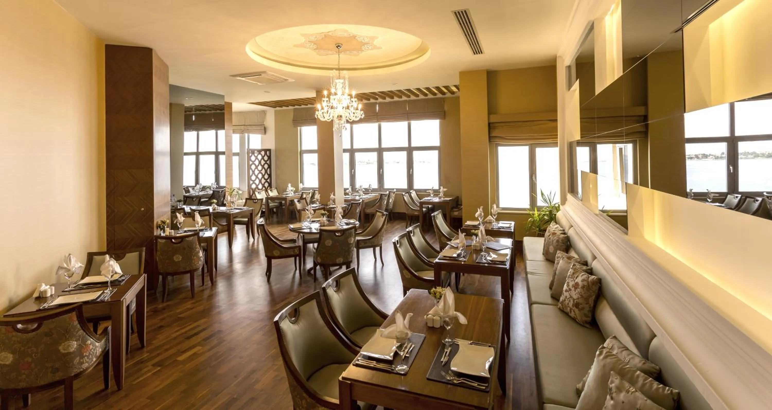 Restaurant/places to eat in Melas Resort Hotel