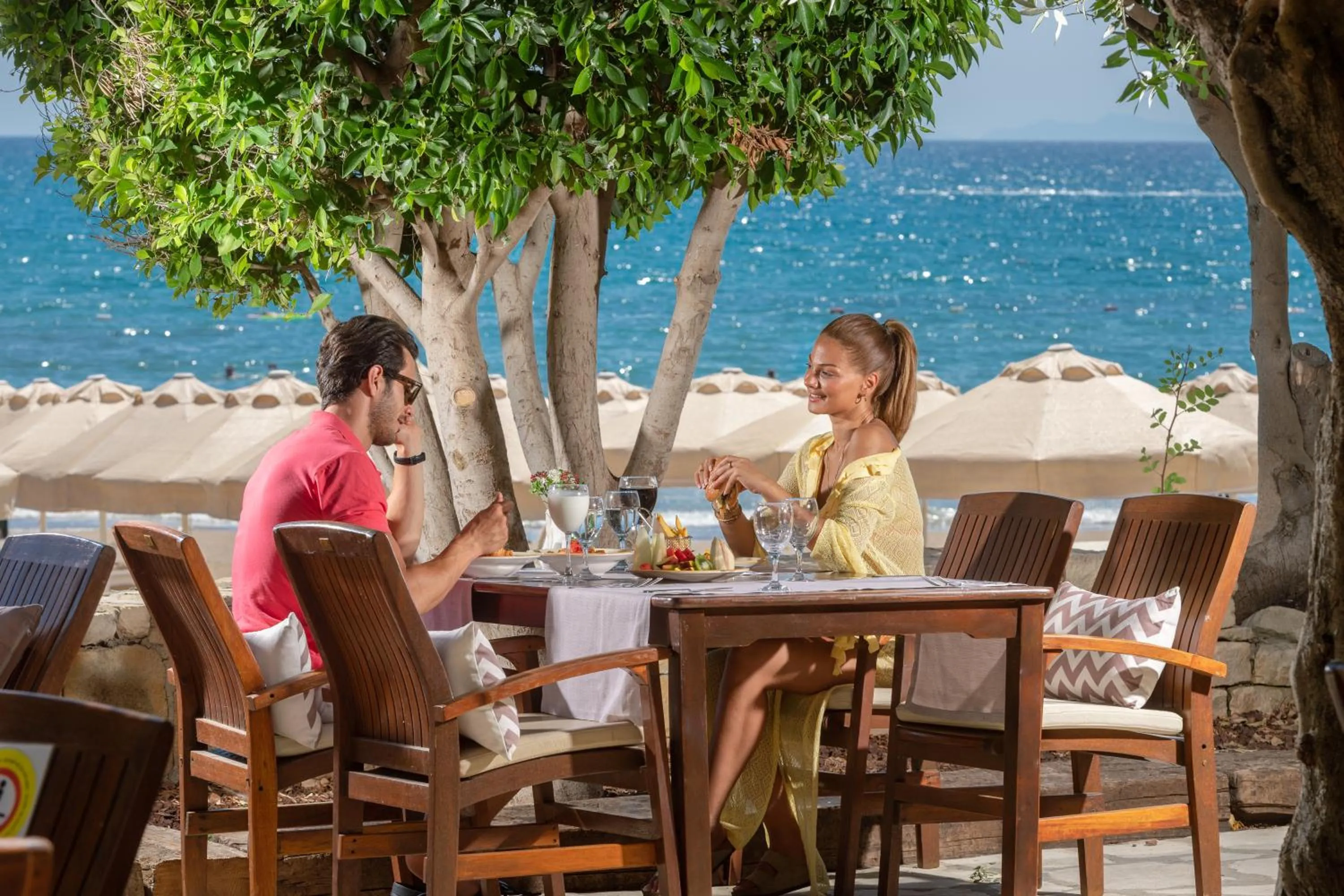 Restaurant/places to eat in Melas Resort Hotel