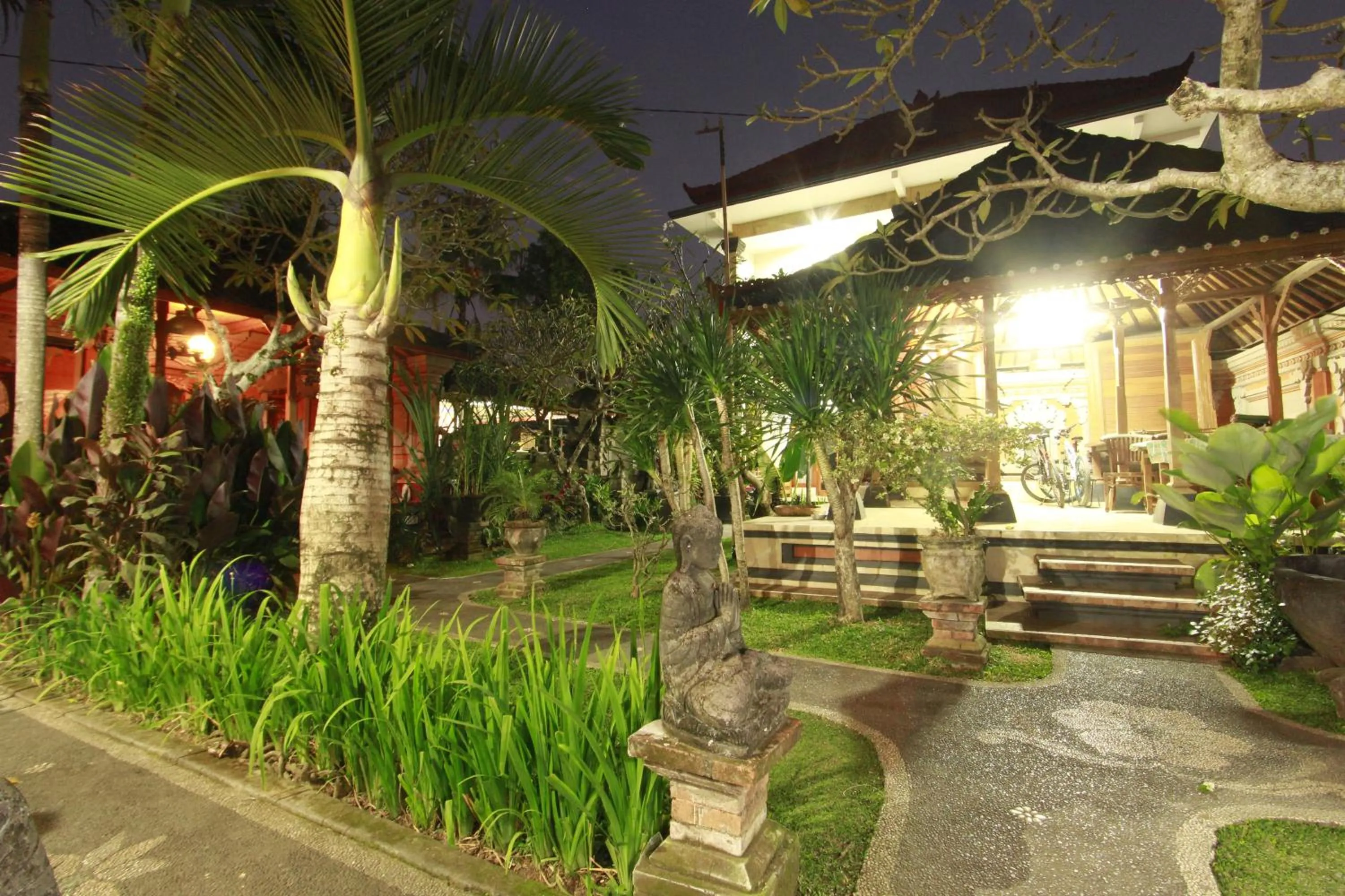 Garden view in Suryadina Guest House